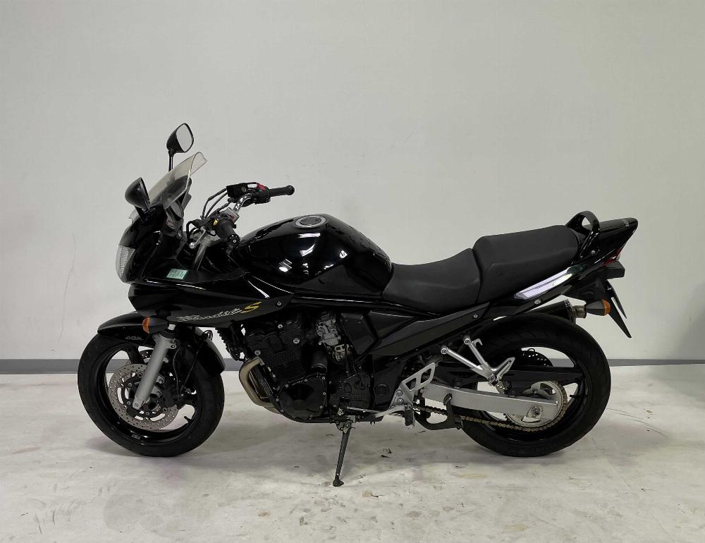 Suzuki GSF650SBandit 2005 vue gauche