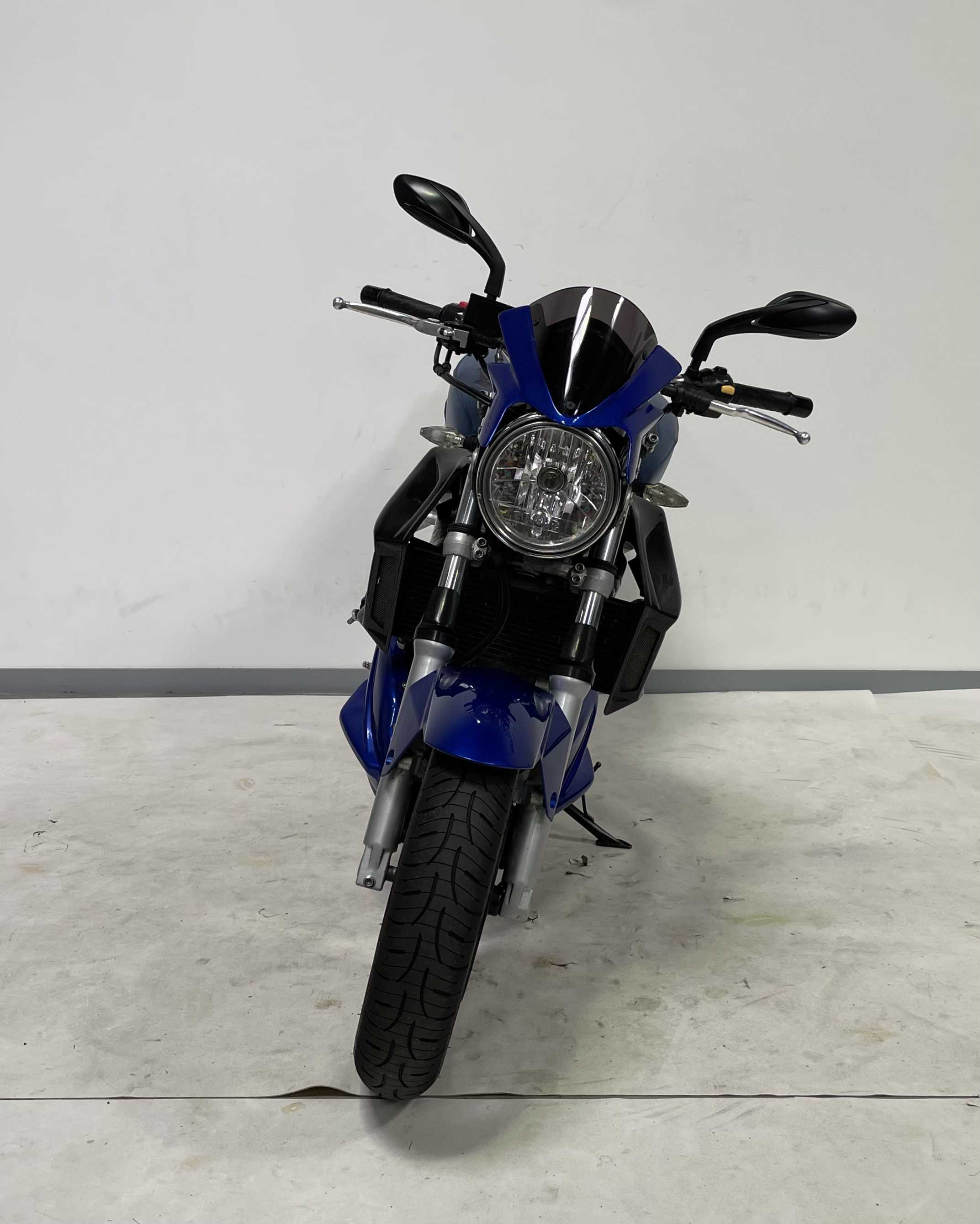 Suzuki SV 650 N 2004 HD vue avant