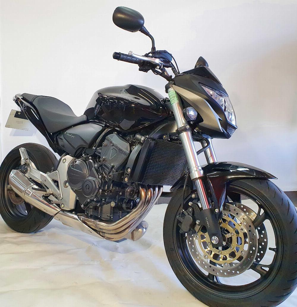 Honda CB600FHornet 2011 vue 3/4 droite