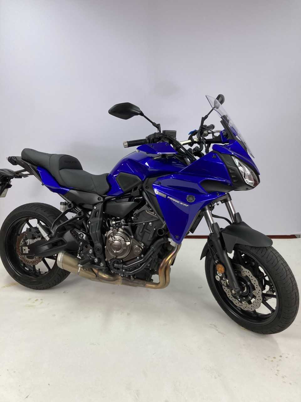 Yamaha MT-07 Tracer (MTT690) (35KW) 2018 HD vue 3/4 droite