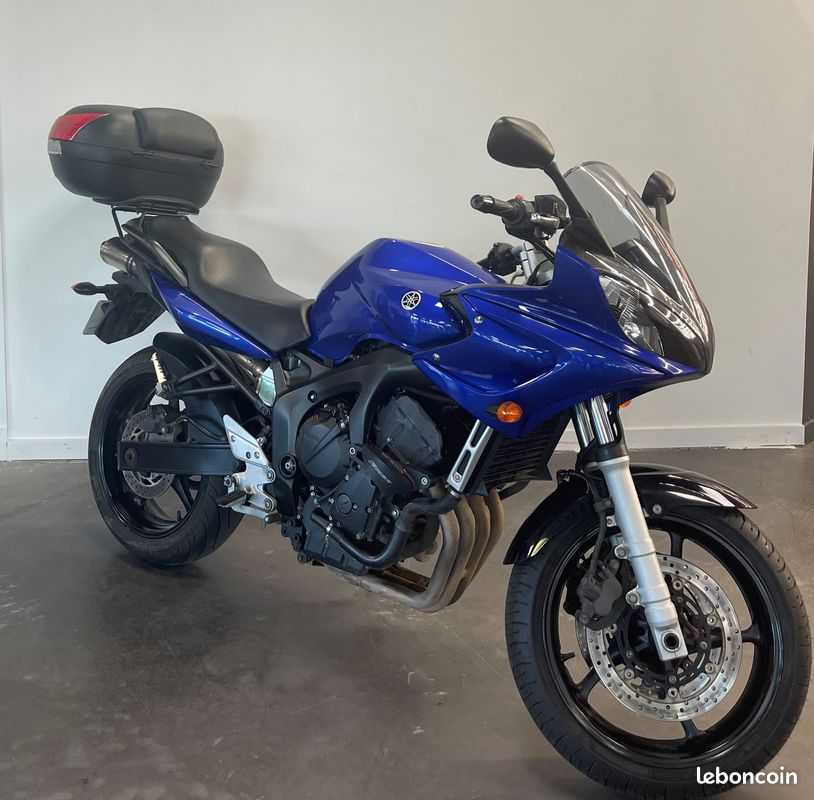 Yamaha FZ6600N S2 2007 HD vue 3/4 droite