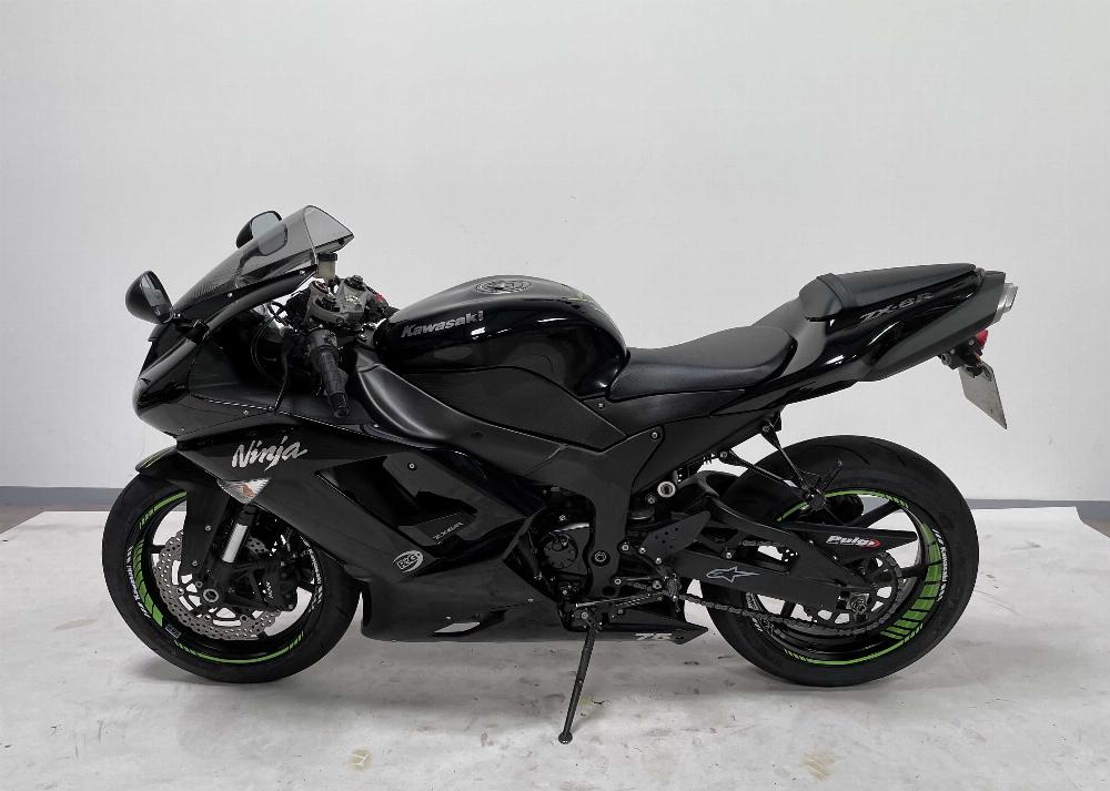 Kawasaki ZX-6R600Ninja 2008 vue gauche