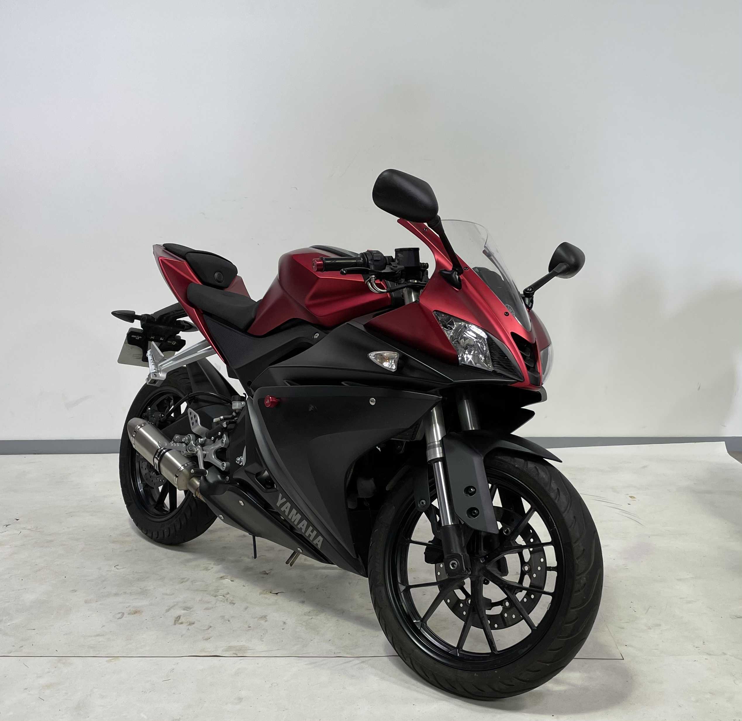 Yamaha YZF-R 125 2016 HD vue 3/4 droite