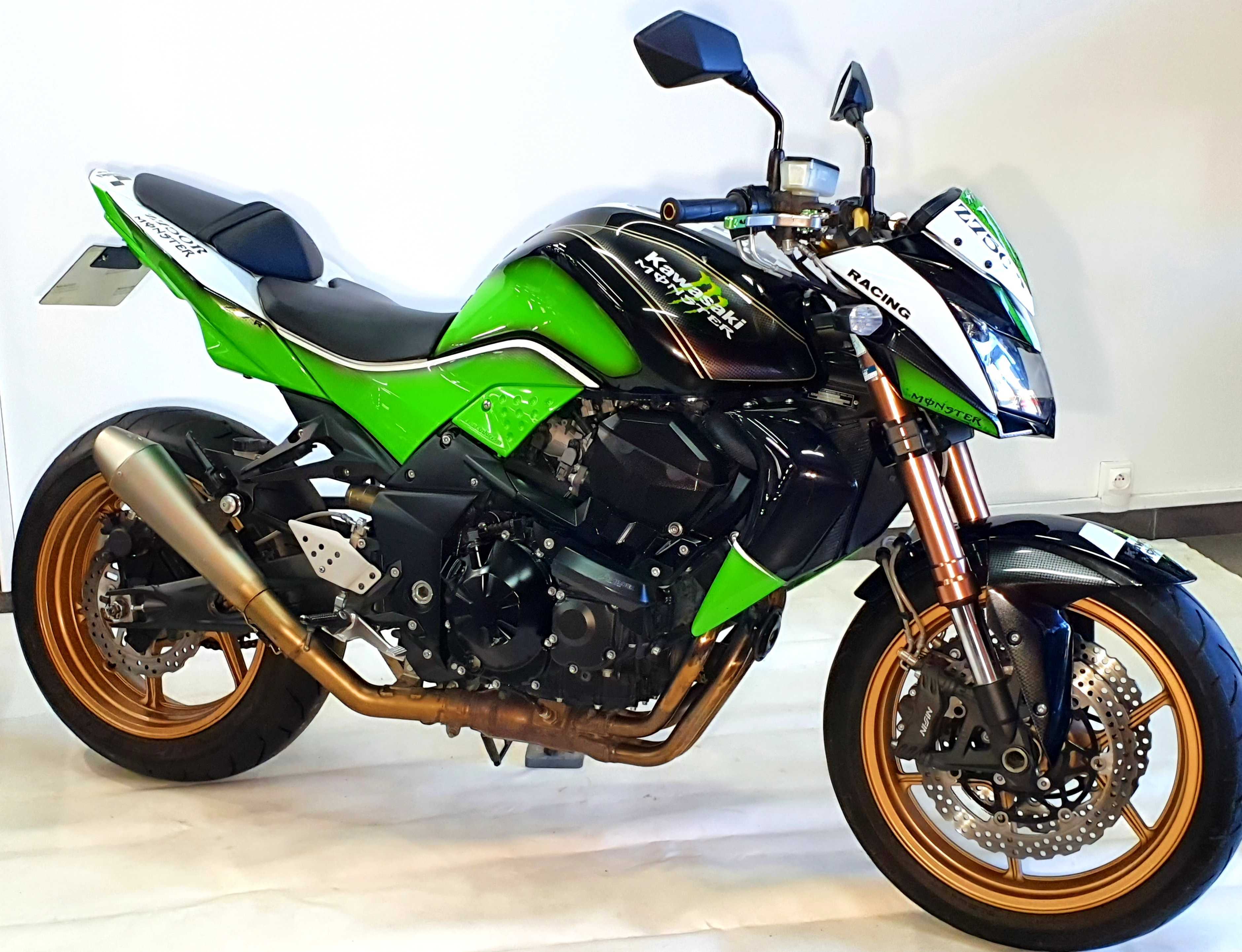 Kawasaki Z 750 (ZR750) 2012 HD vue 3/4 droite