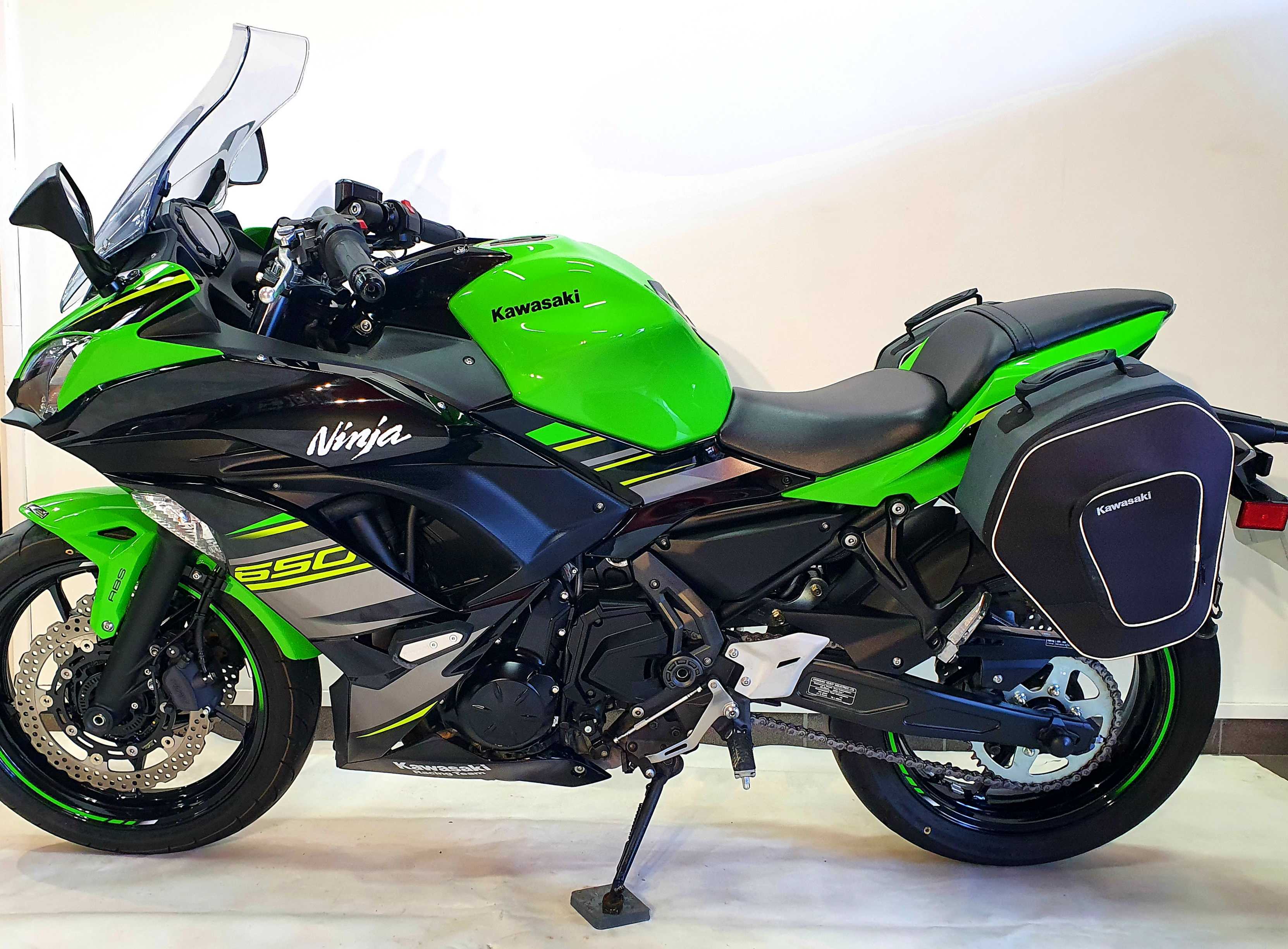 Kawasaki EX650Ninja 2018 HD vue gauche