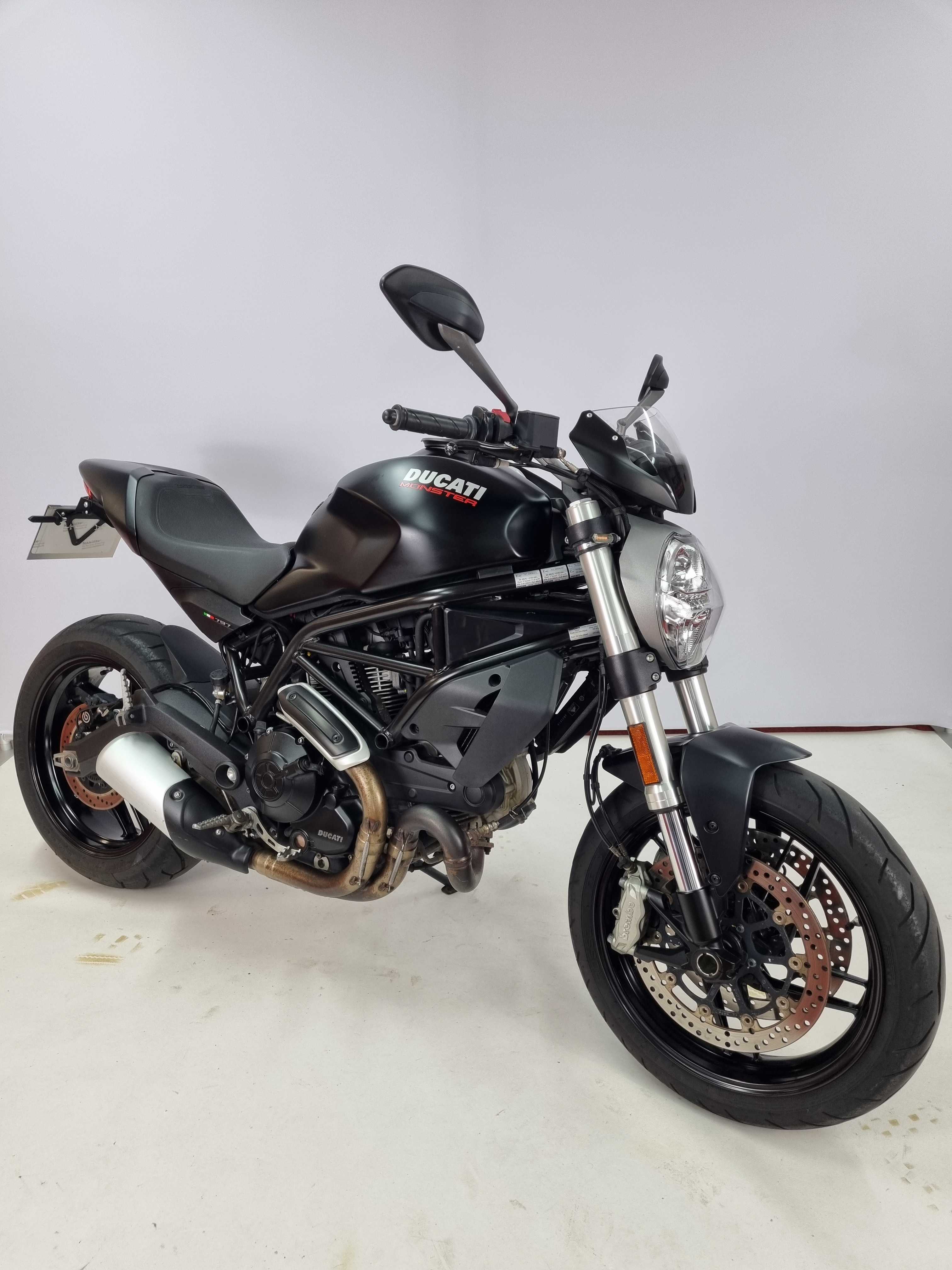 Ducati 797Monster + 2019 HD vue 3/4 droite