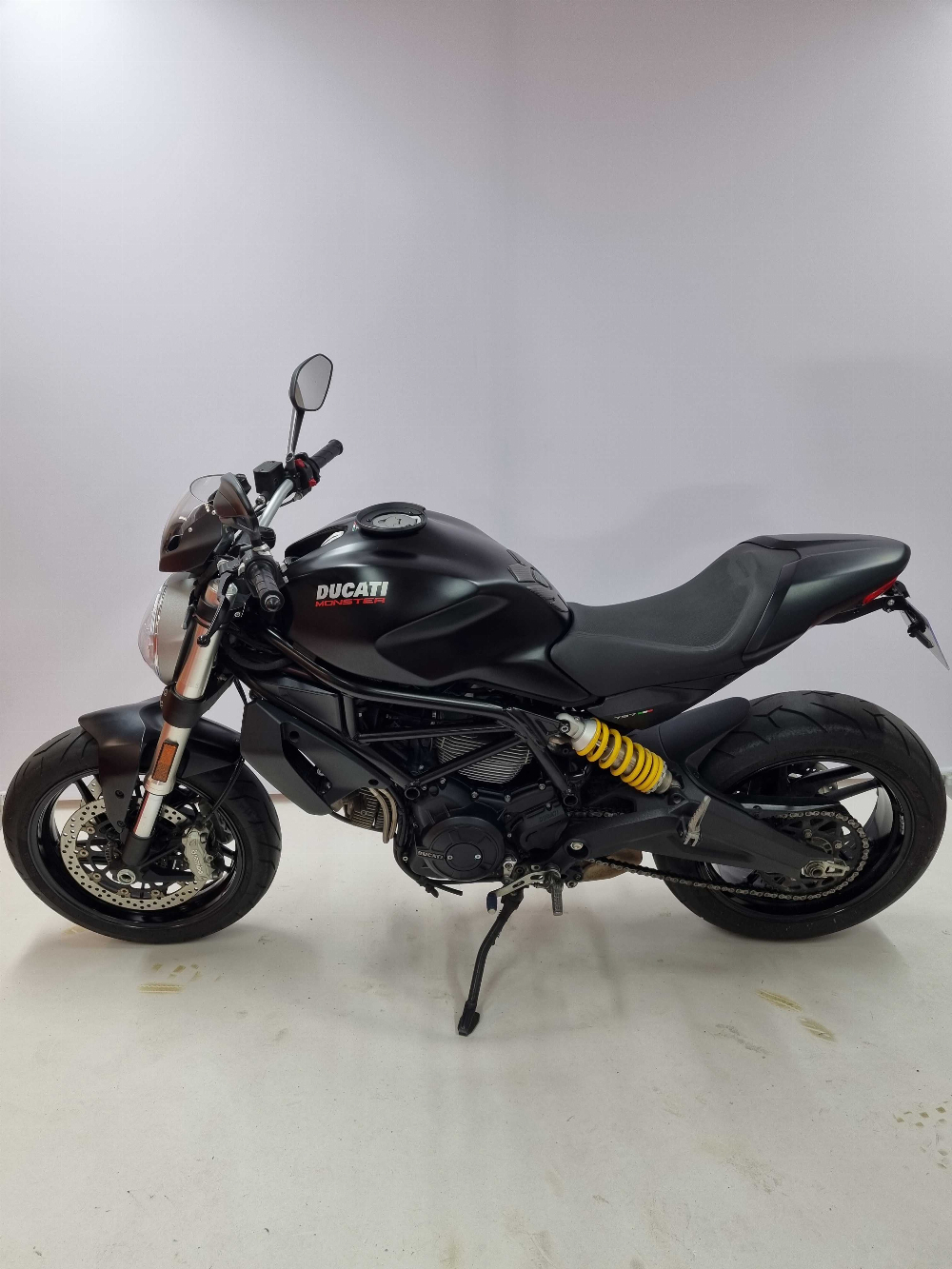 Ducati 797Monster + 2019 vue gauche