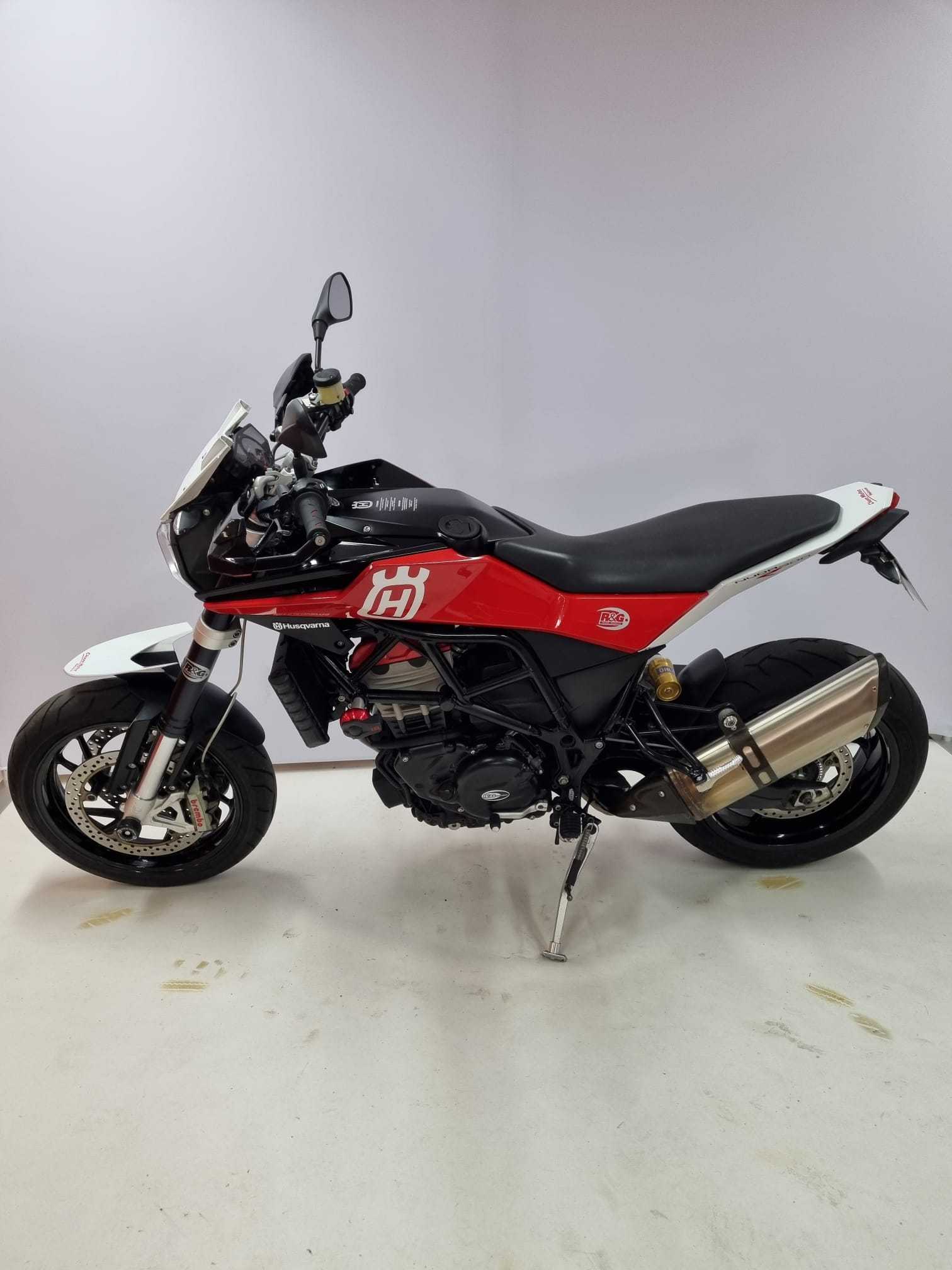 Husqvarna Nuda900 R 2012 HD vue gauche