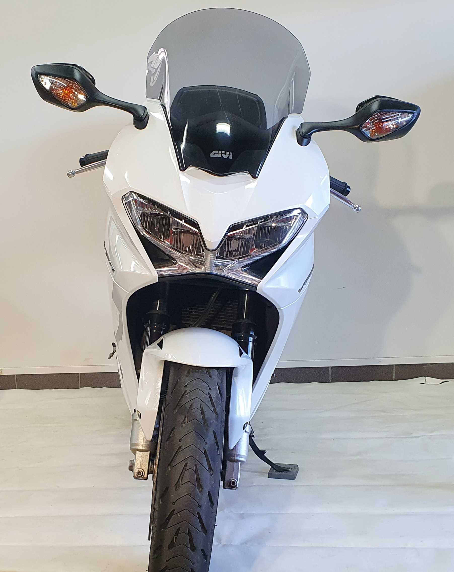 Honda VFR 800 F RC79 2014 HD vue avant