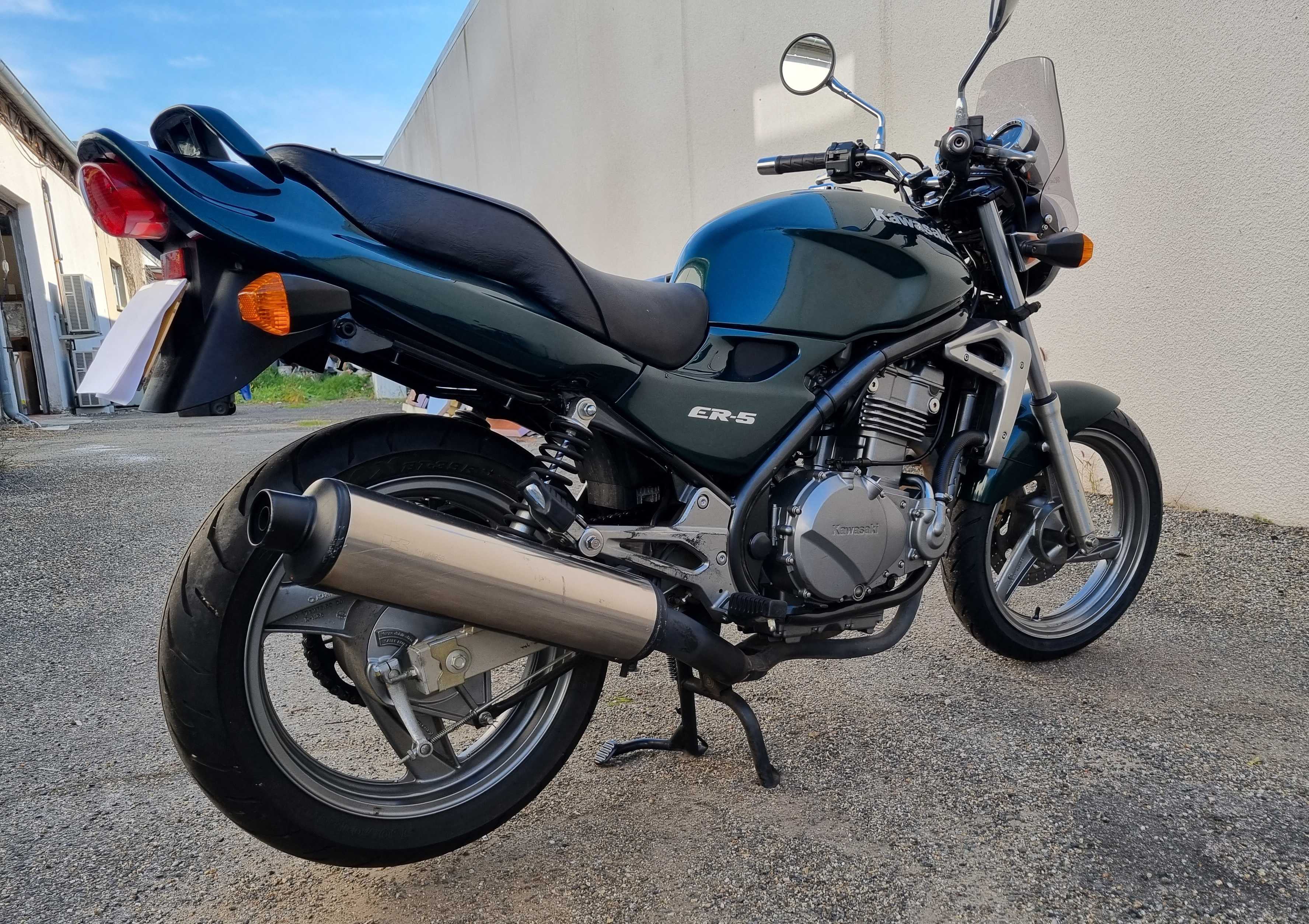 Kawasaki ER-5 2000 HD vue gauche