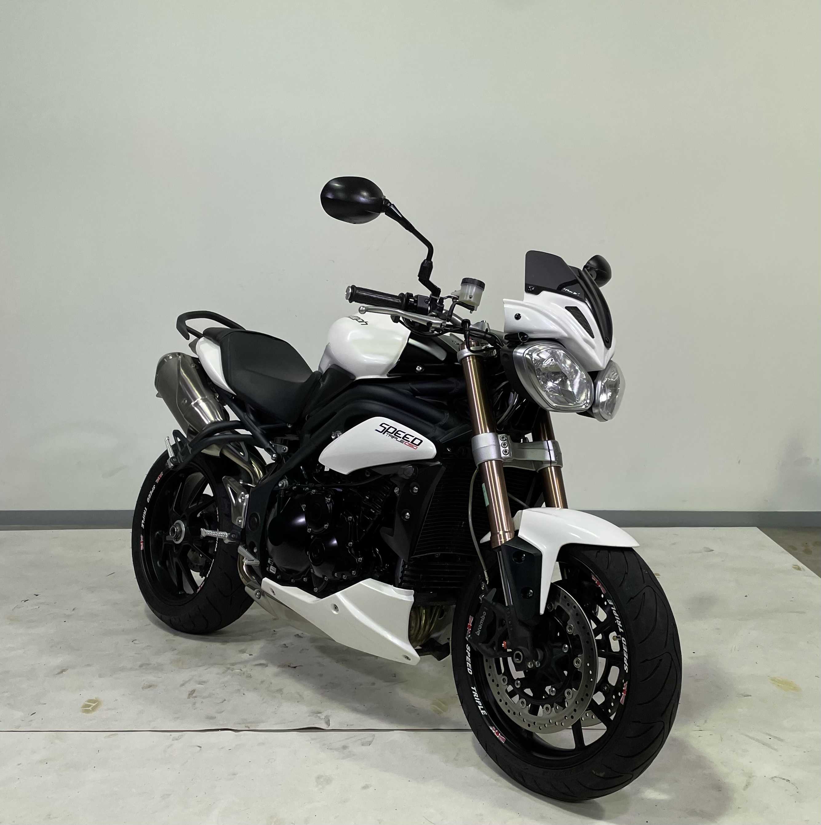 Triumph 1050 Speed Triple 2012 HD vue 3/4 droite