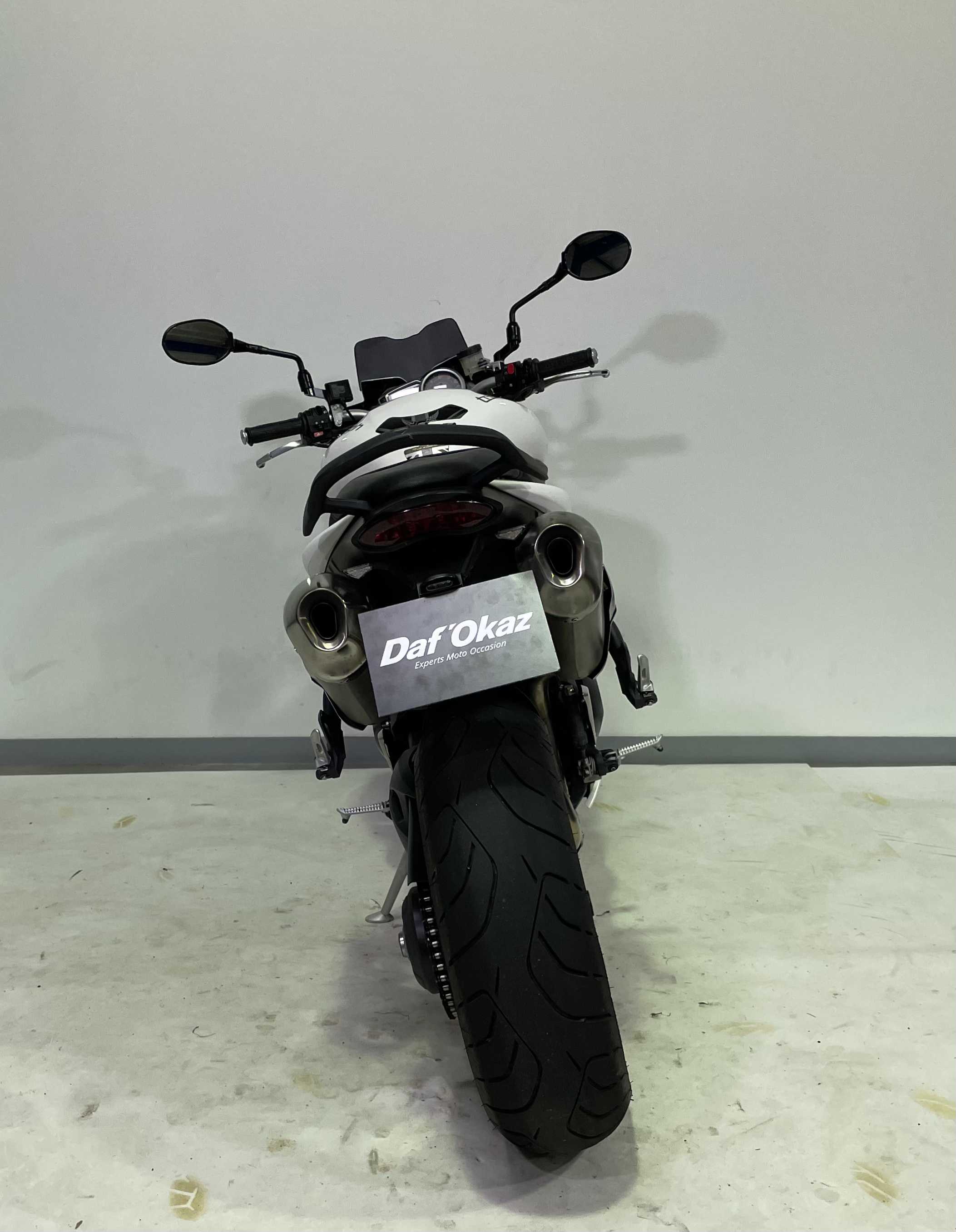 Triumph 1050 Speed Triple 2012 HD vue arrière