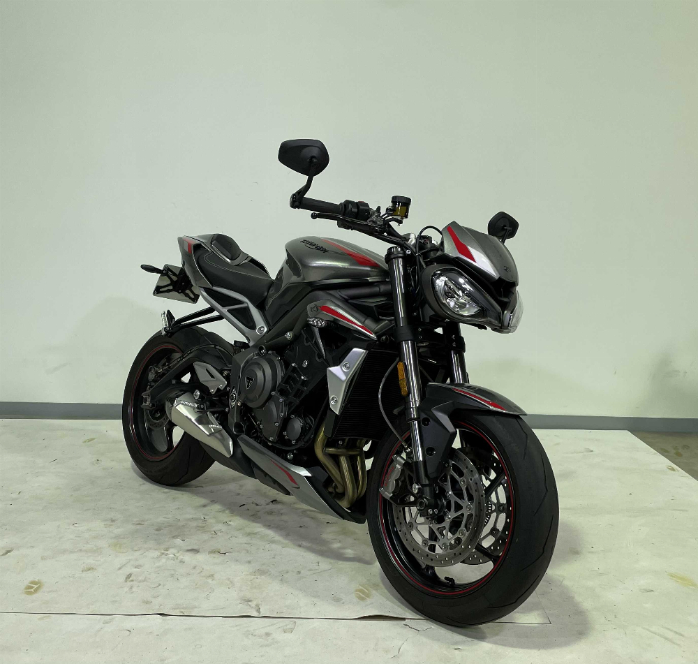 Triumph 765Street Triple RS 2020 vue 3/4 droite