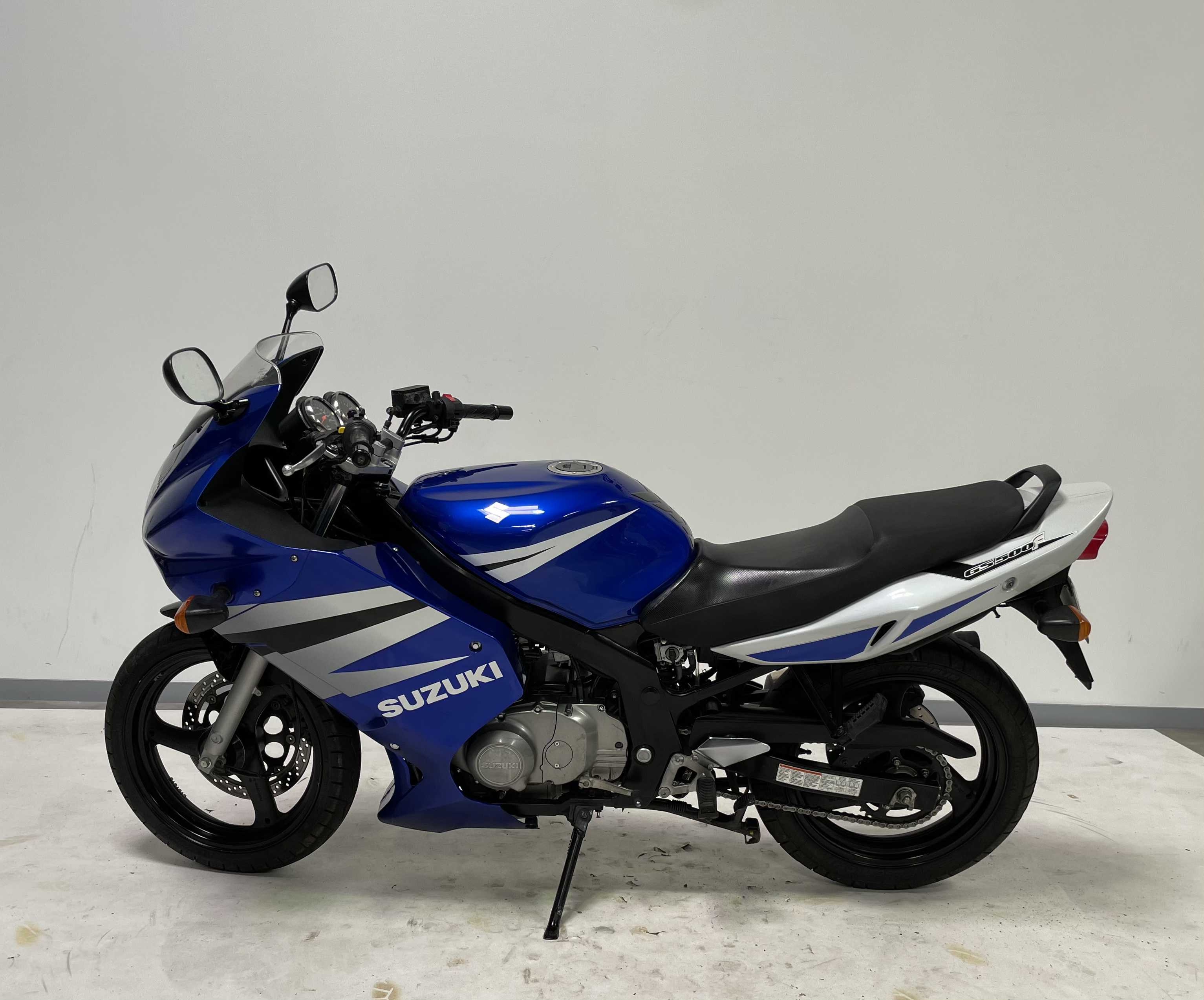 Suzuki GS 500 F 2004 HD vue gauche