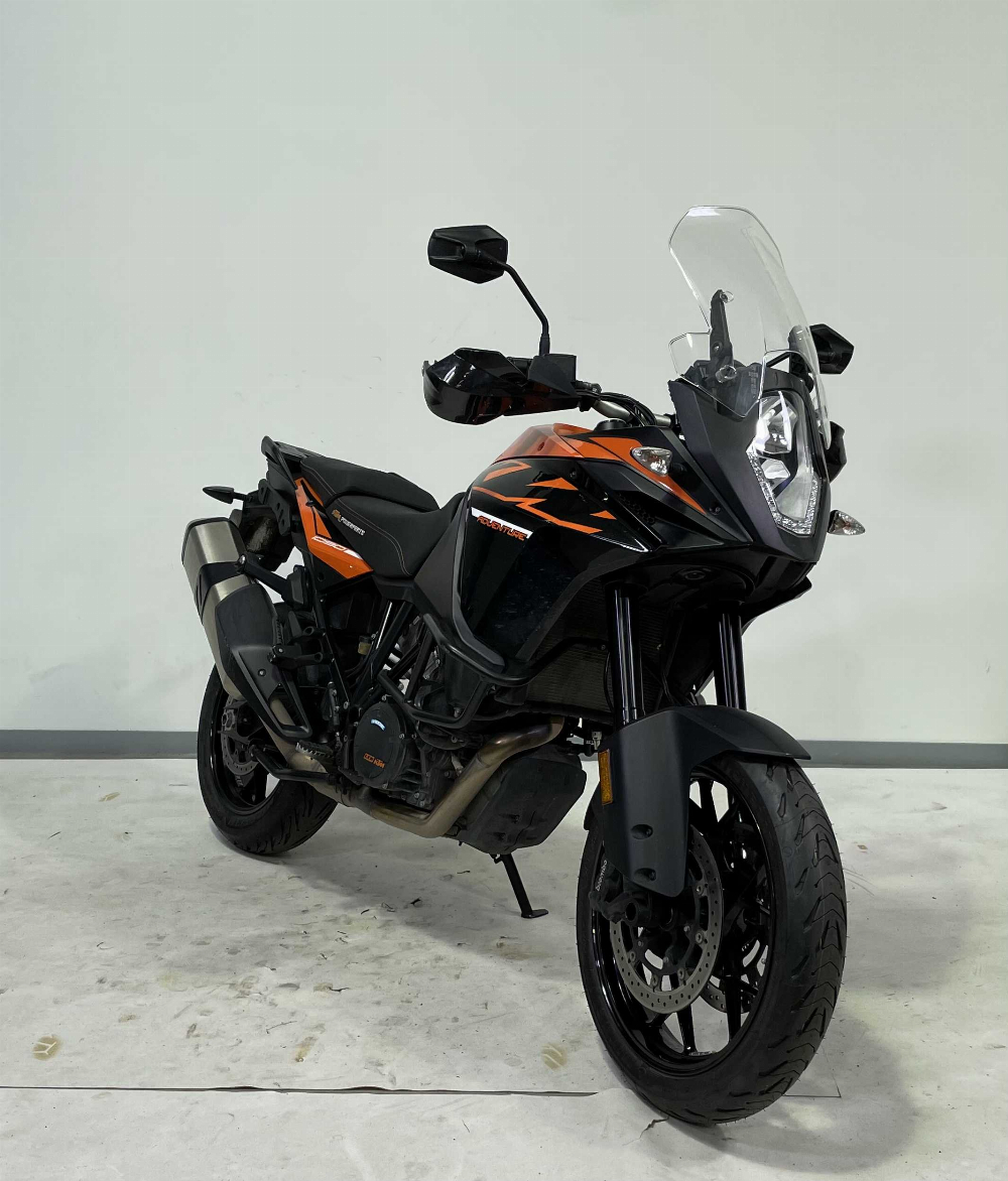 KTM 1090Adventure 2017 vue 3/4 droite