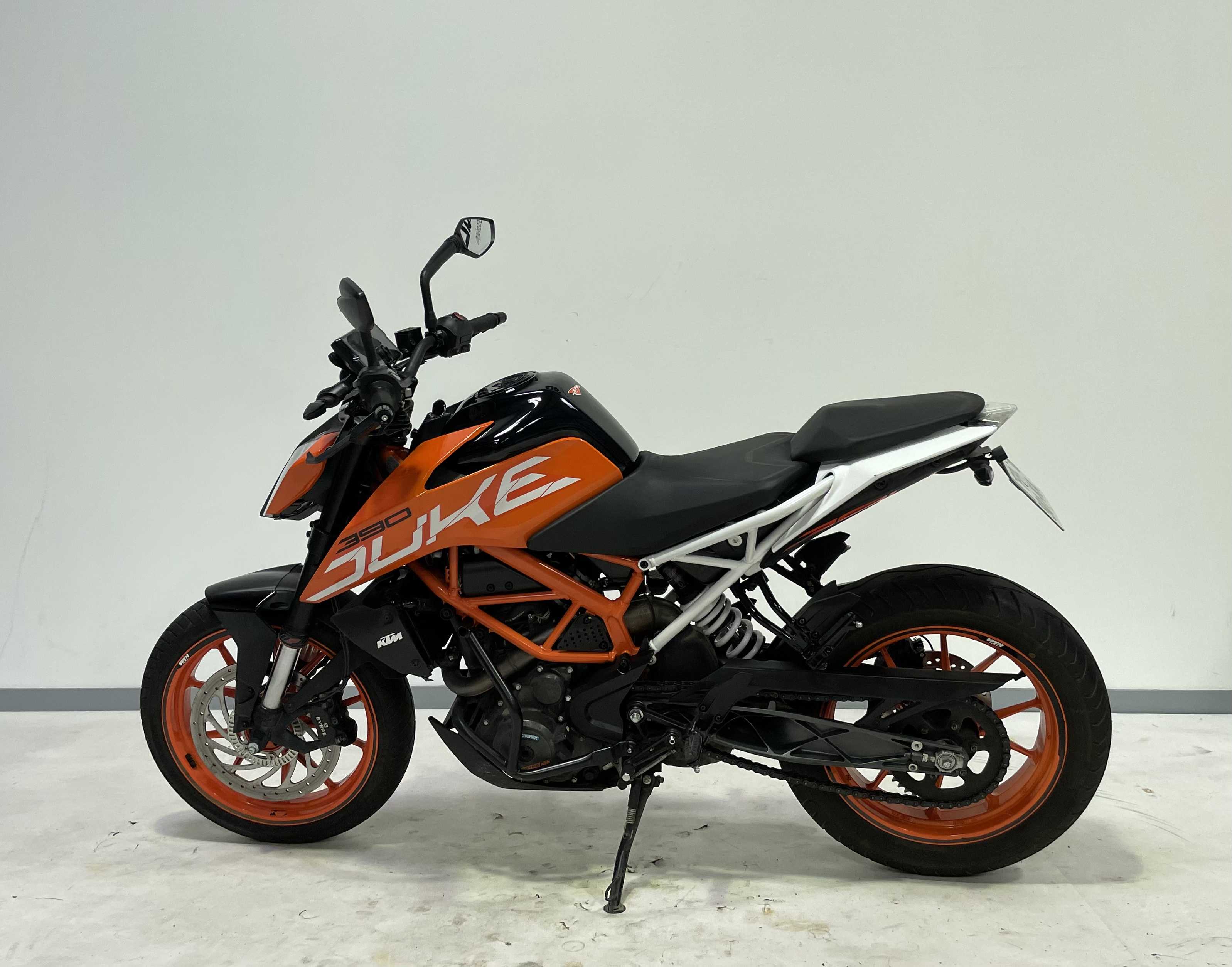 KTM 390 Duke 2020 HD vue gauche