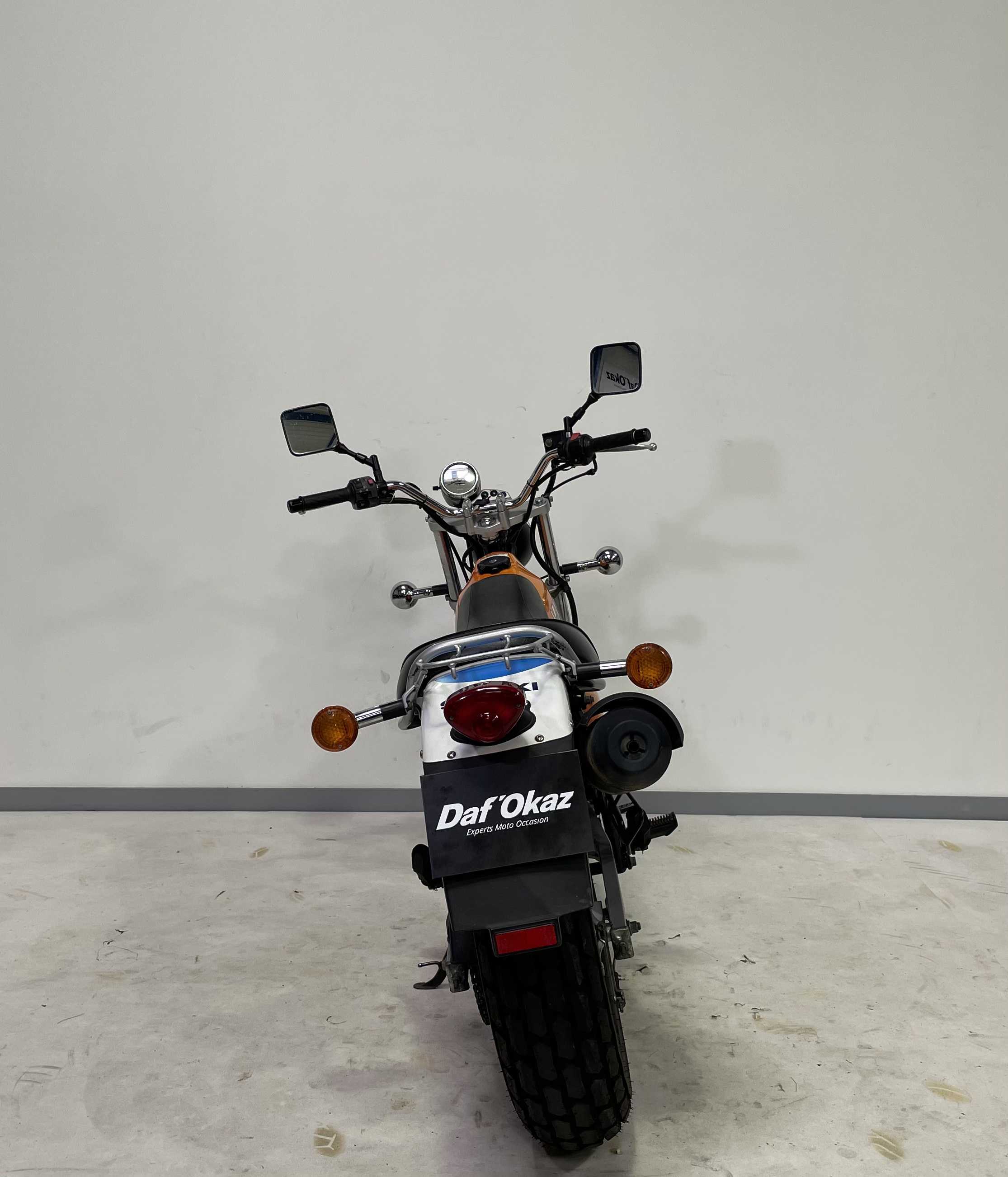 Suzuki RV 125 VanVan 2004 HD vue arrière