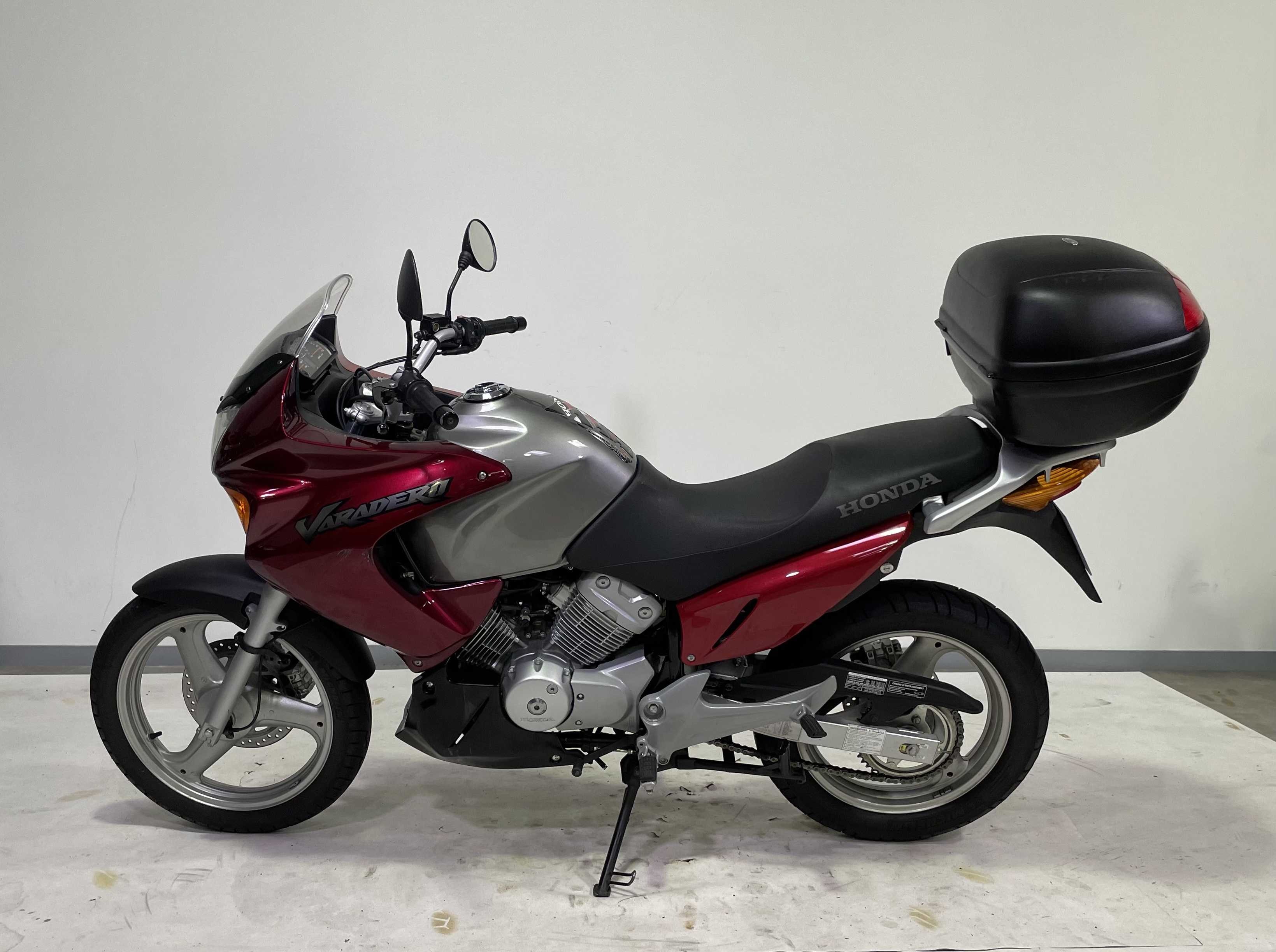 Honda XL 125 V Varadero 2004 HD vue gauche