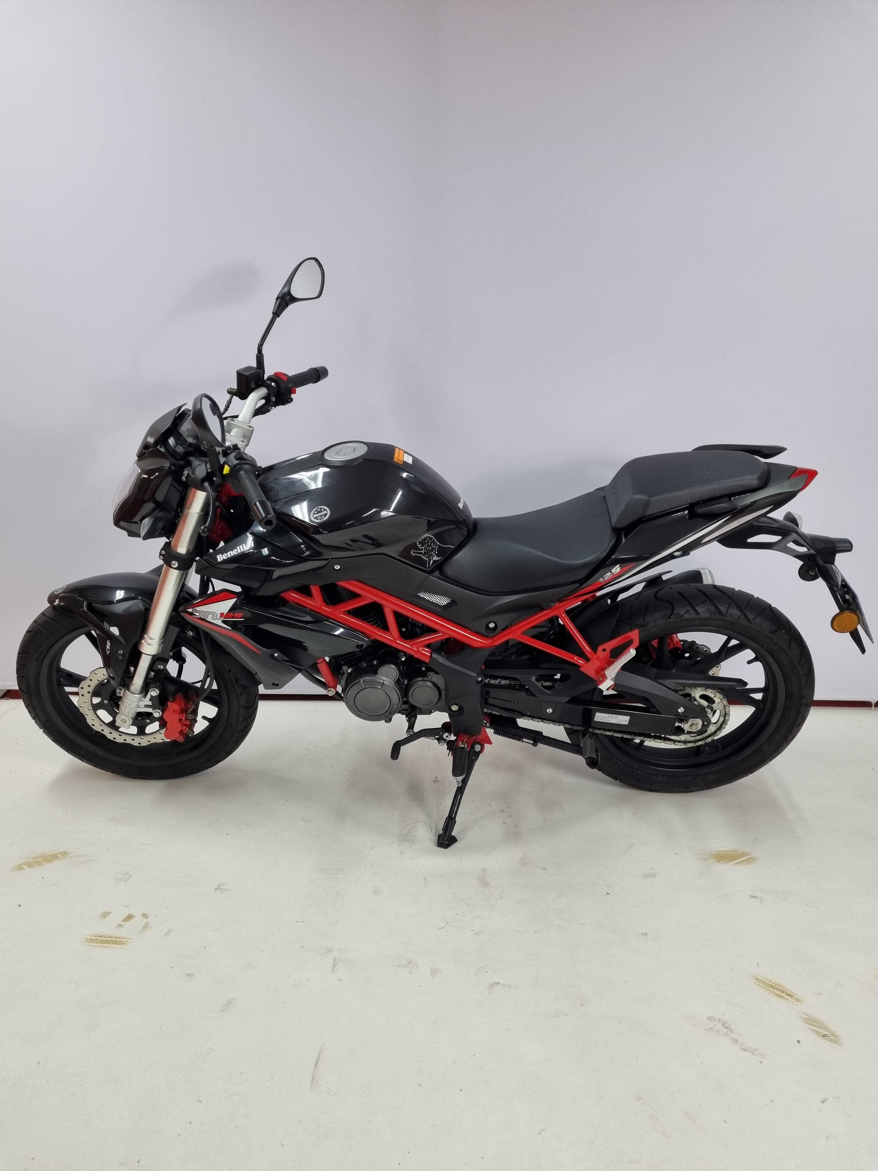 Benelli BN125 2019 HD vue gauche