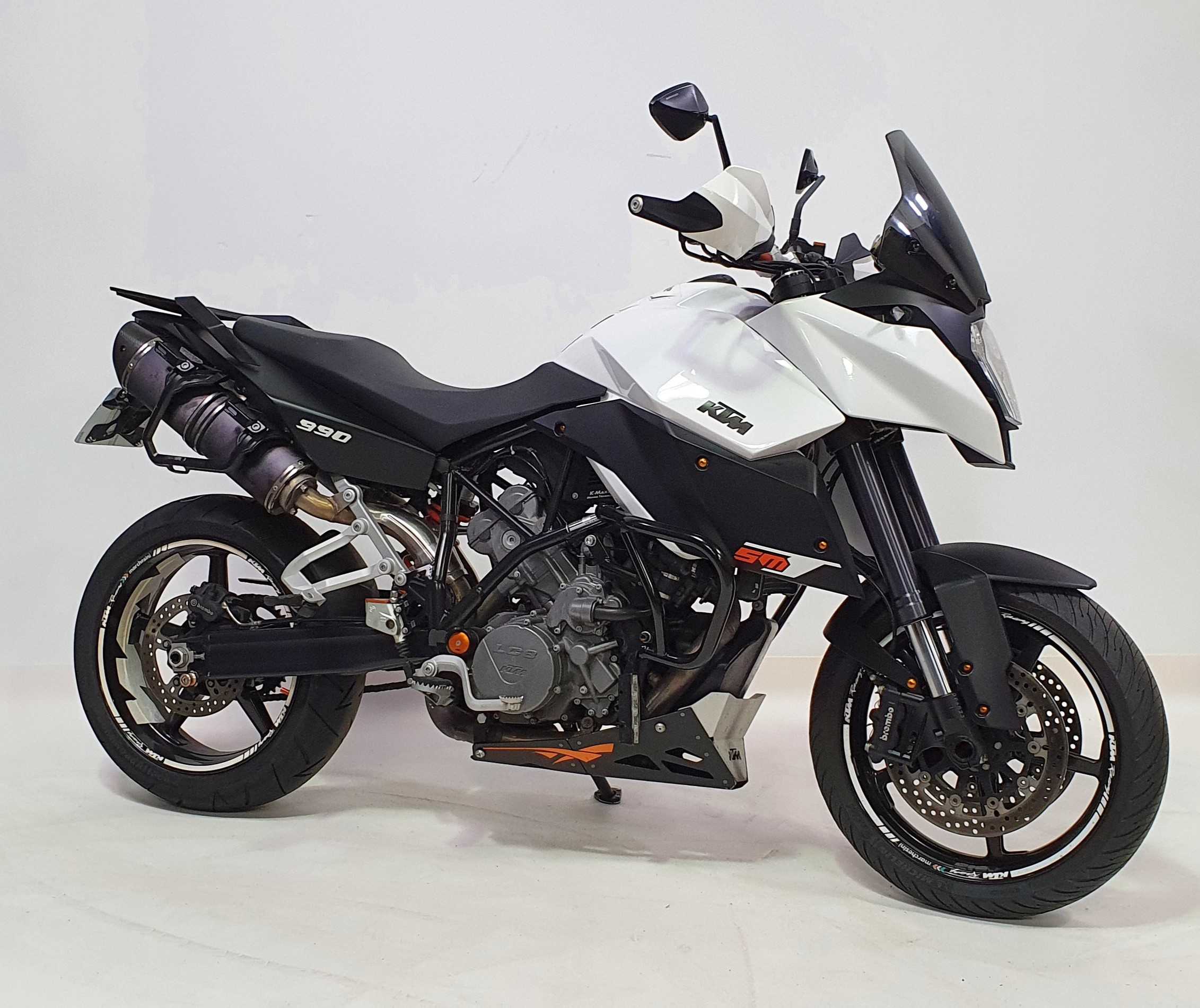 KTM 990 SMT 2009 HD vue 3/4 droite