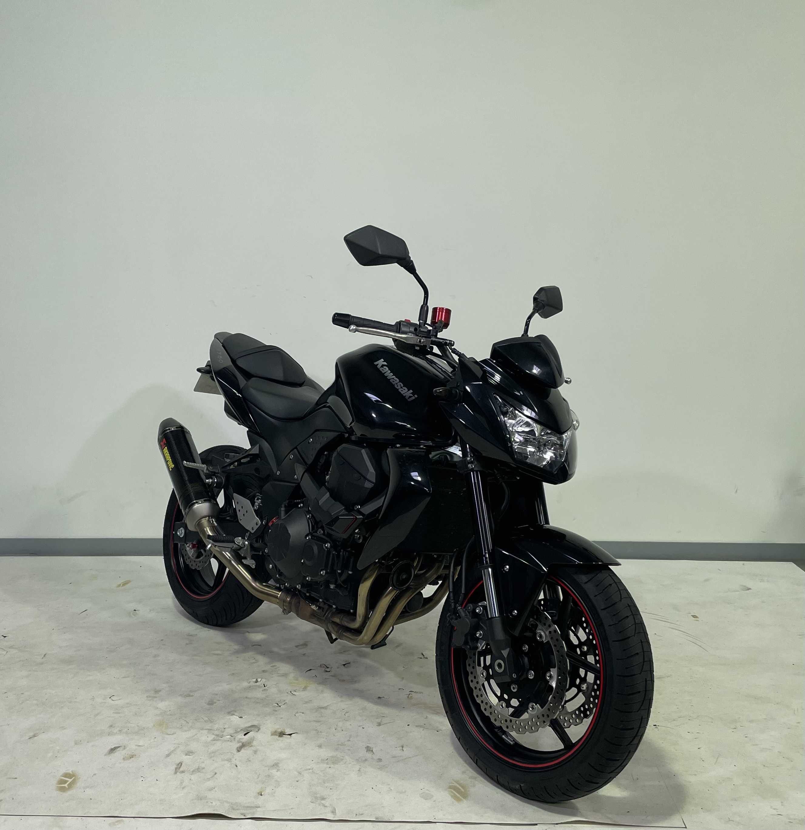 Kawasaki Z 750 (ZR750) 2012 HD vue 3/4 droite