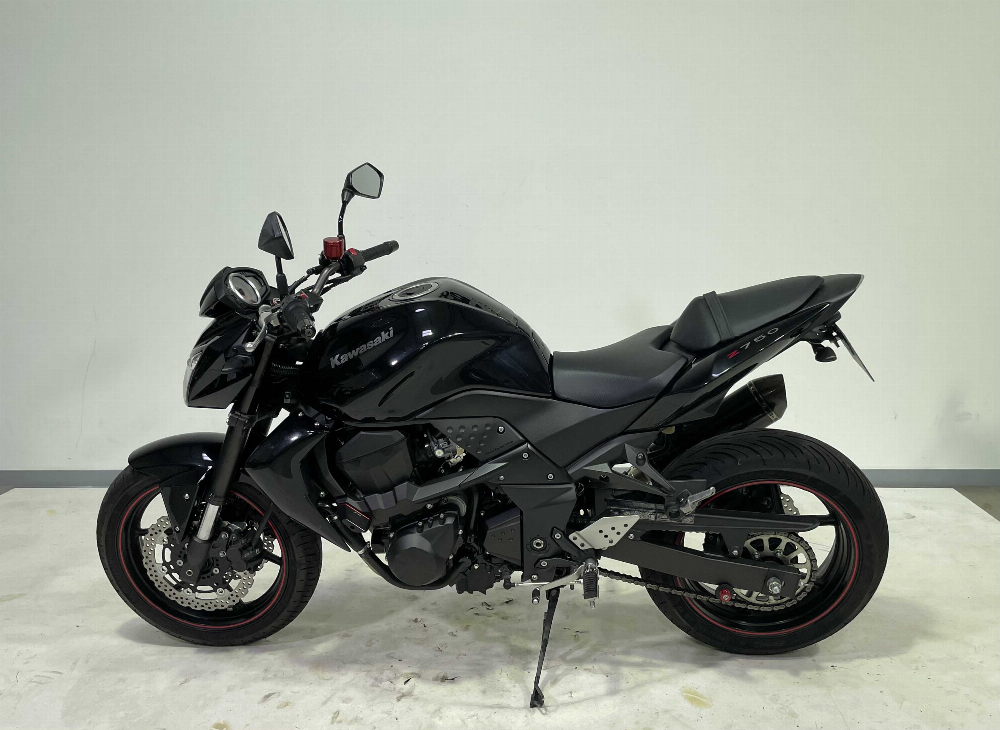 Kawasaki Z 750 (ZR750) 2012 vue gauche