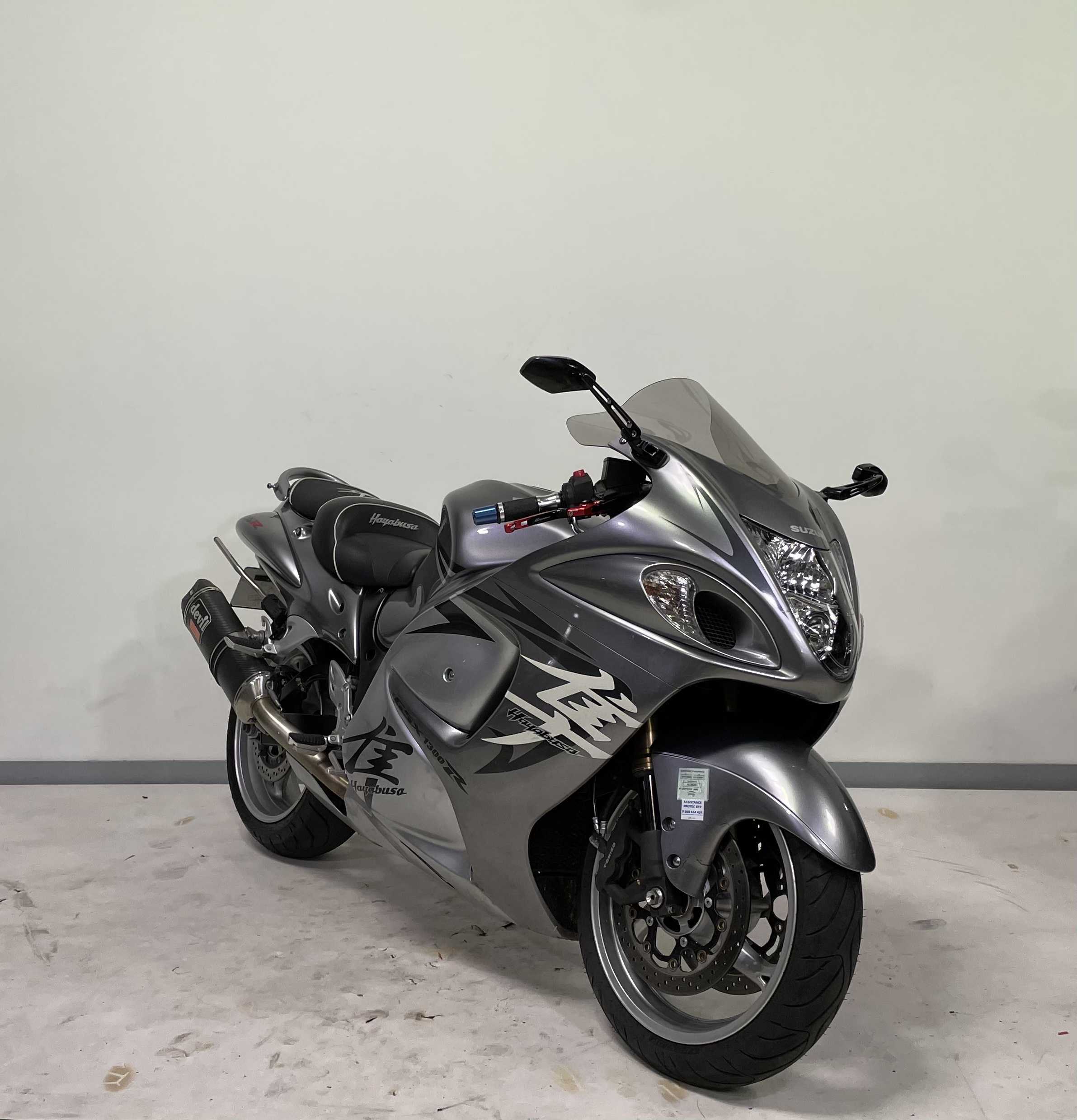 Suzuki GSX-R1300Hayabusa 2009 HD vue 3/4 droite