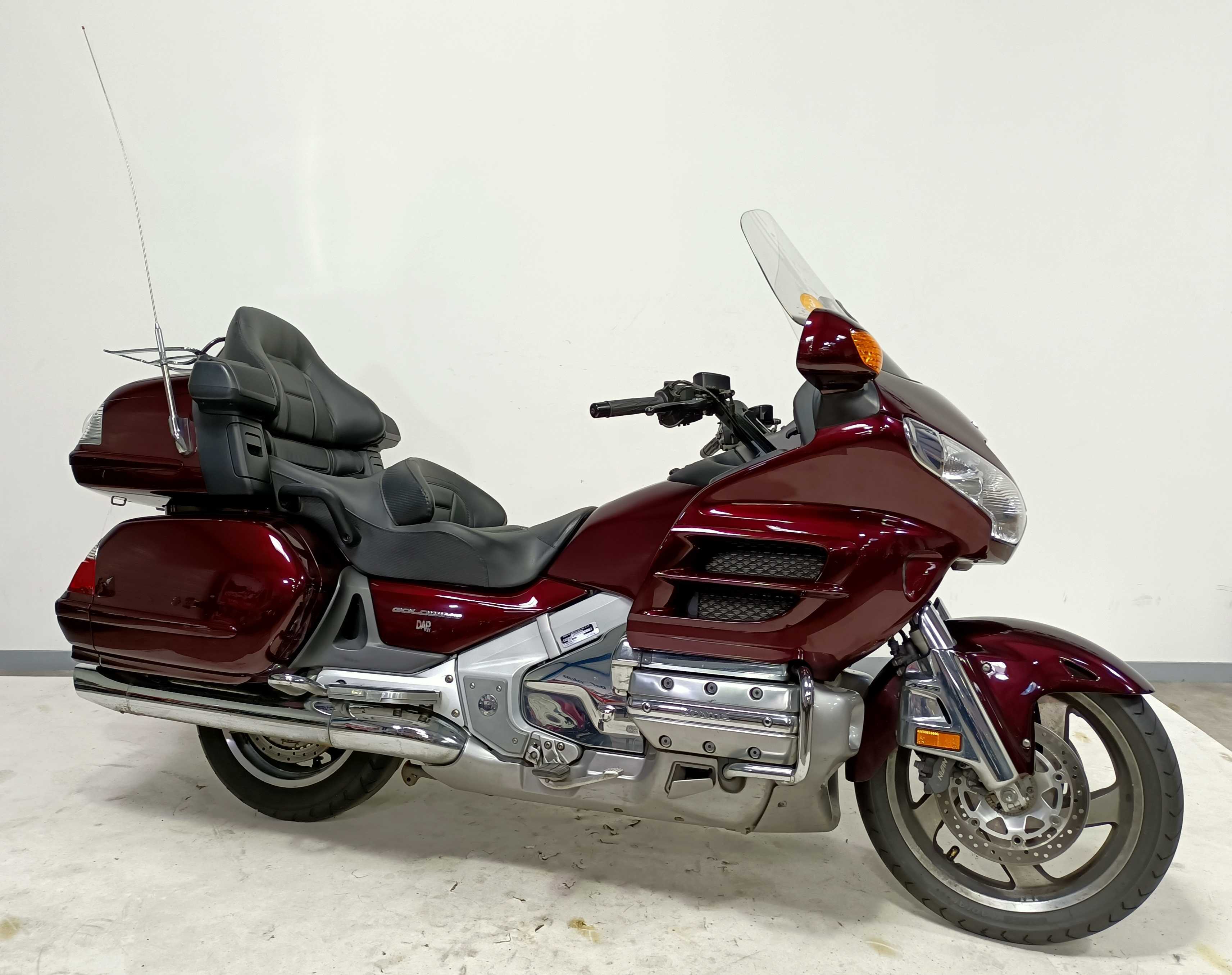 Honda GL 1800 Goldwing 2006 HD vue 3/4 droite