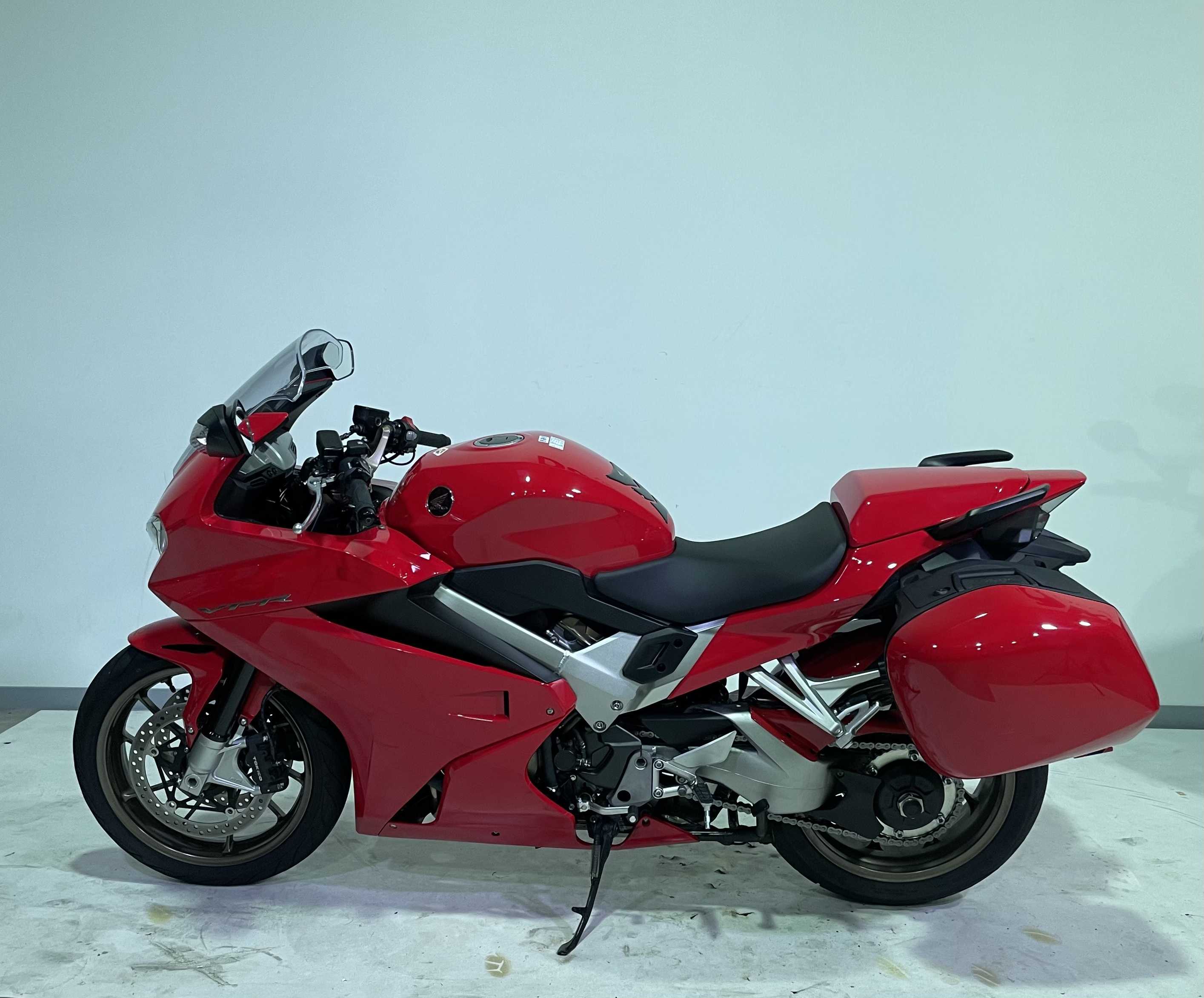 Honda VFR800F RC79 2015 HD vue gauche