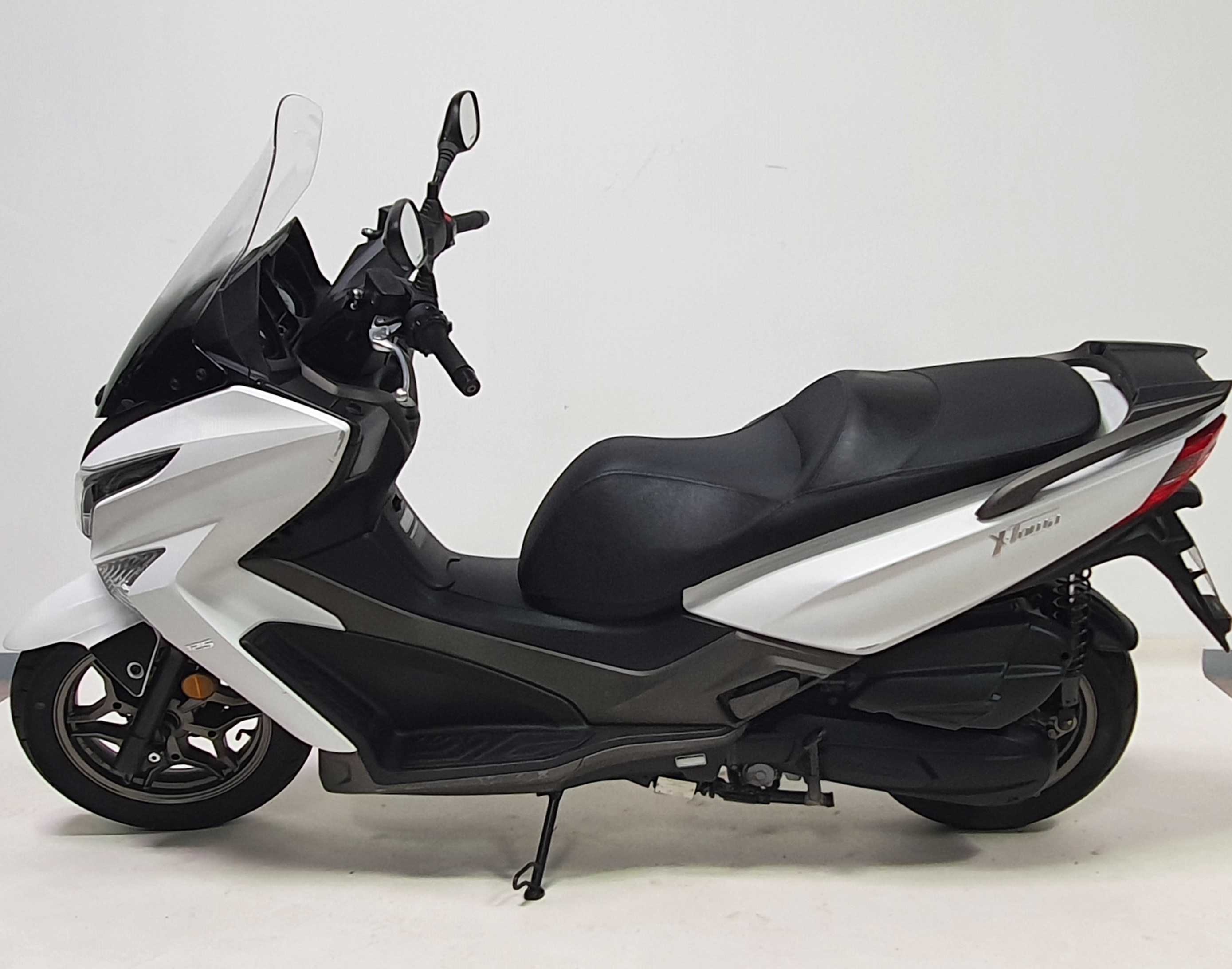 Kymco X-Town 125 2018 HD vue gauche