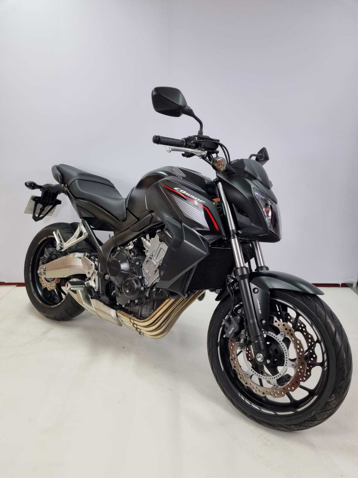 Honda CB650F ABS 2016 HD vue 3/4 droite