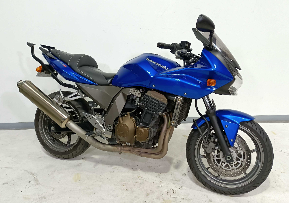 Kawasaki Z 750 S (ZR750) 2006 vue 3/4 droite