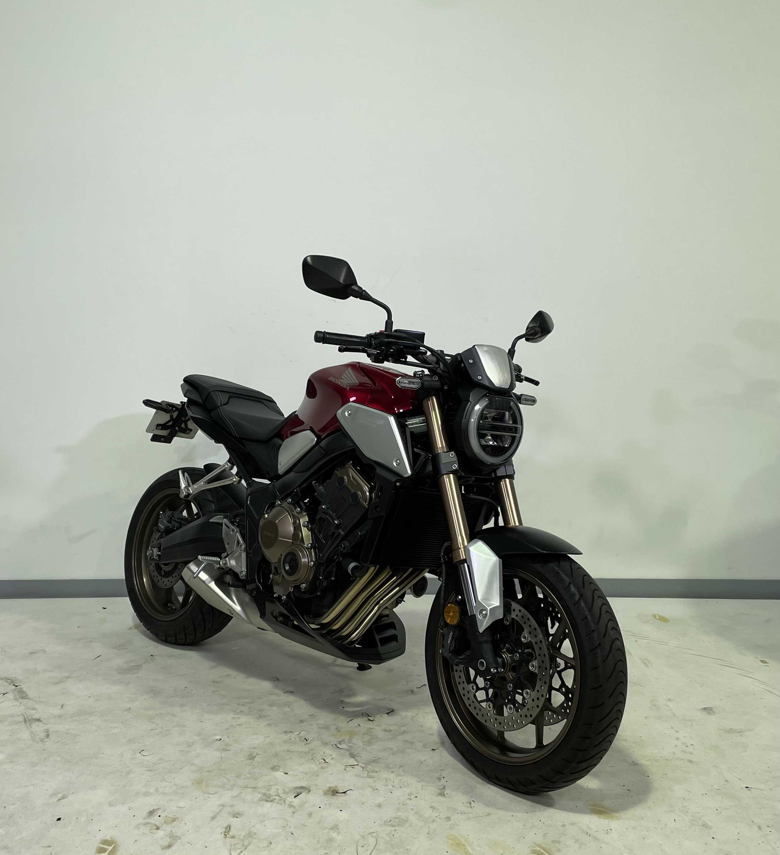 Honda CB 650 R 2019 HD vue 3/4 droite