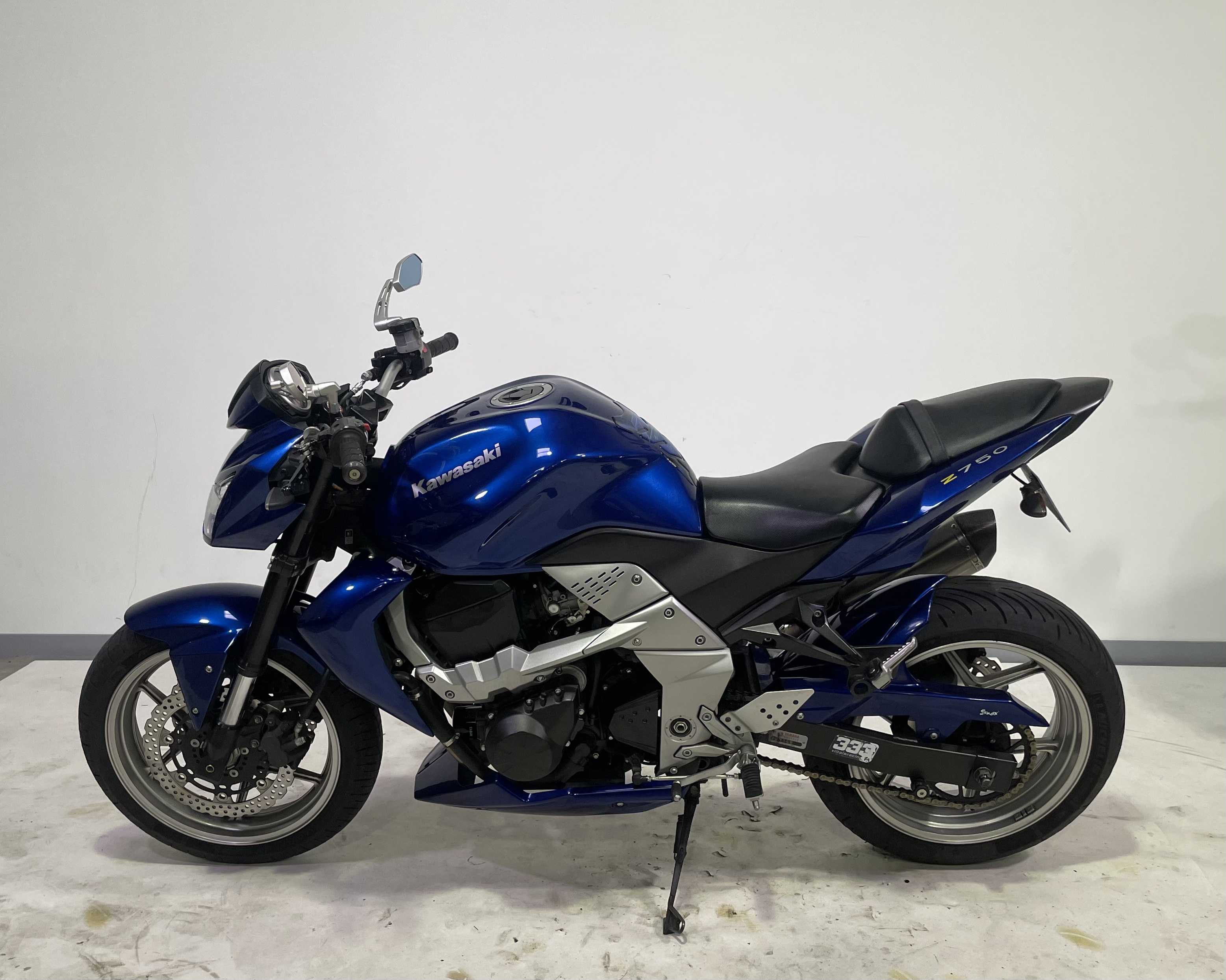 Kawasaki Z750 R 2009 HD vue gauche