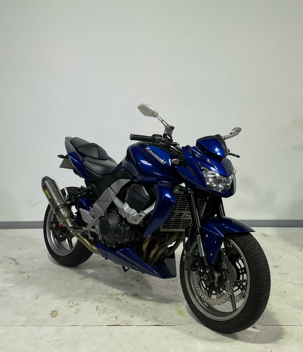 Kawasaki Z750 R 2009 vue 3/4 droite