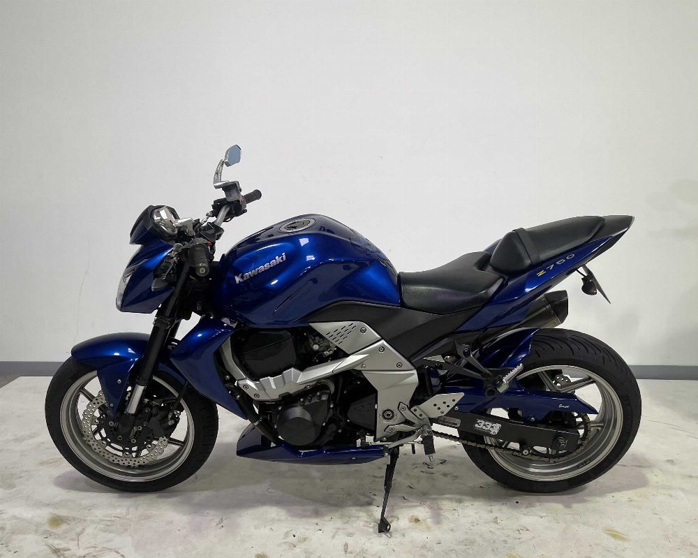 Kawasaki Z750 R 2009 vue gauche