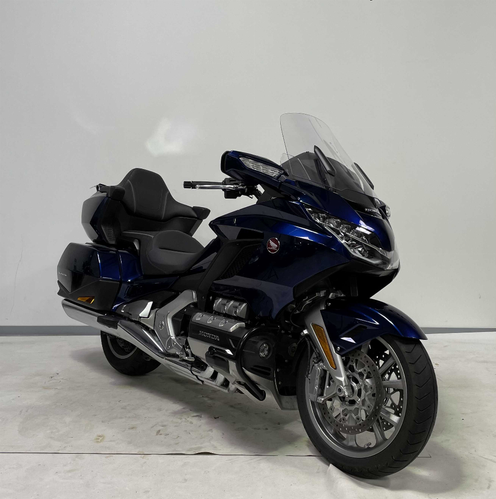 Honda GL 1800 Goldwing Tour DCT / Airbag 2019 vue 3/4 droite