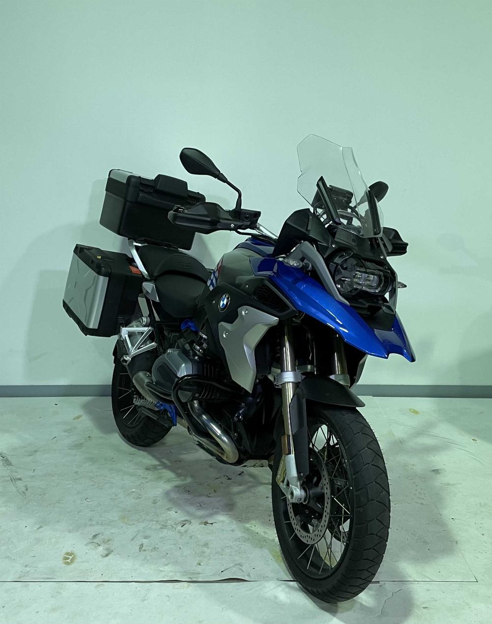 BMW R1200GS 2018 vue 3/4 droite