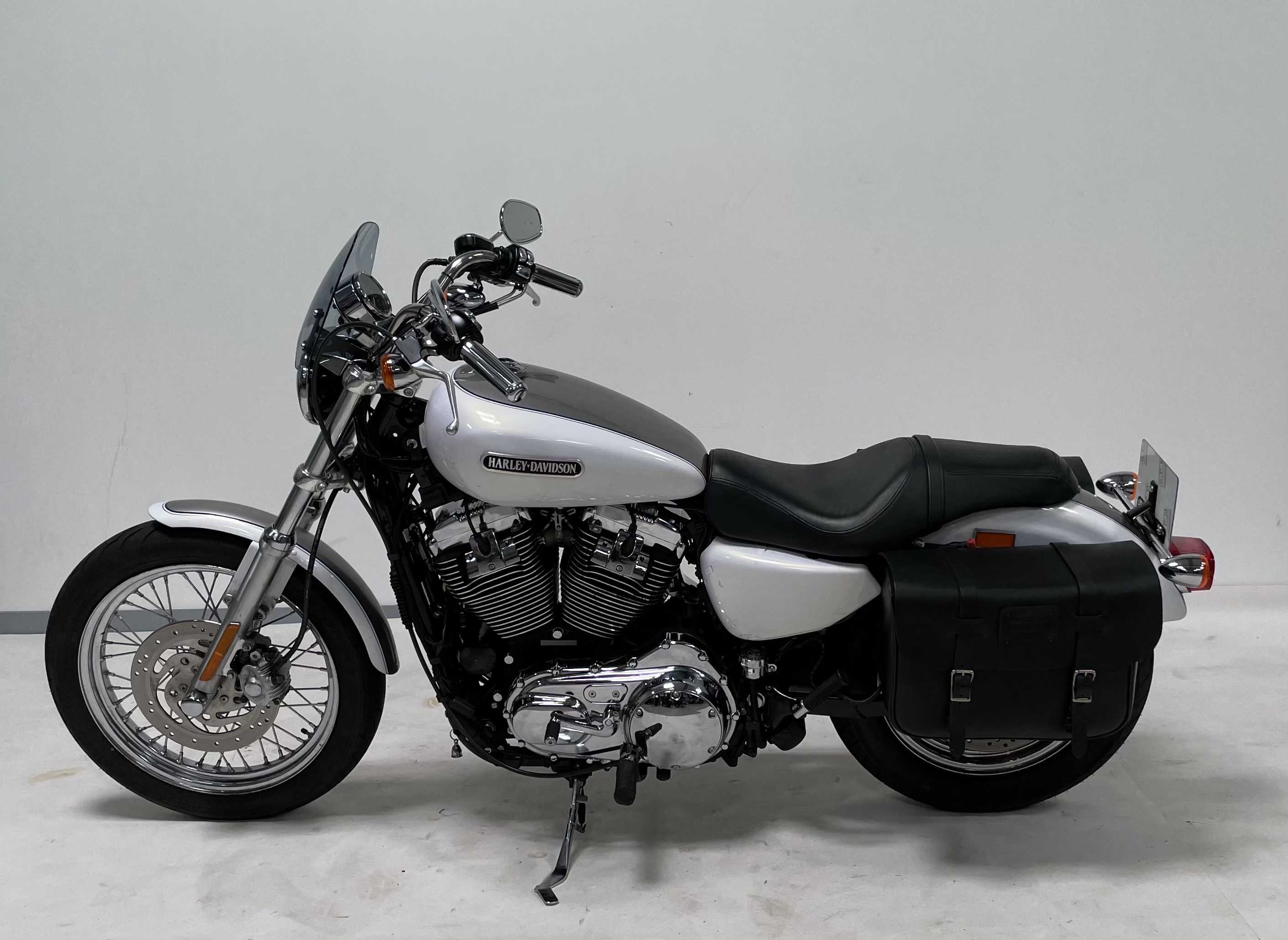 Harley-Davidson XL 1200 2009 HD vue gauche