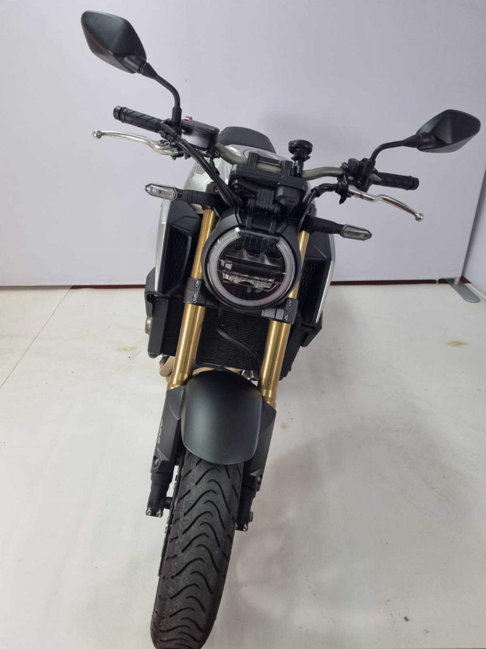 Honda CB 650 R 2020 vue avant