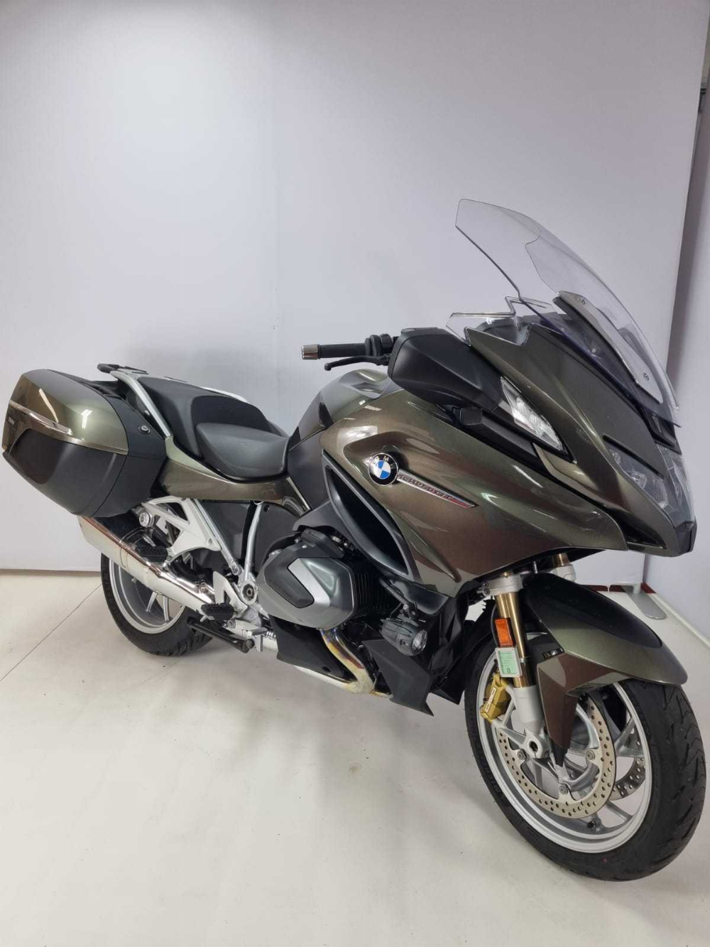 BMW R 1250 RT 2021 vue 3/4 droite