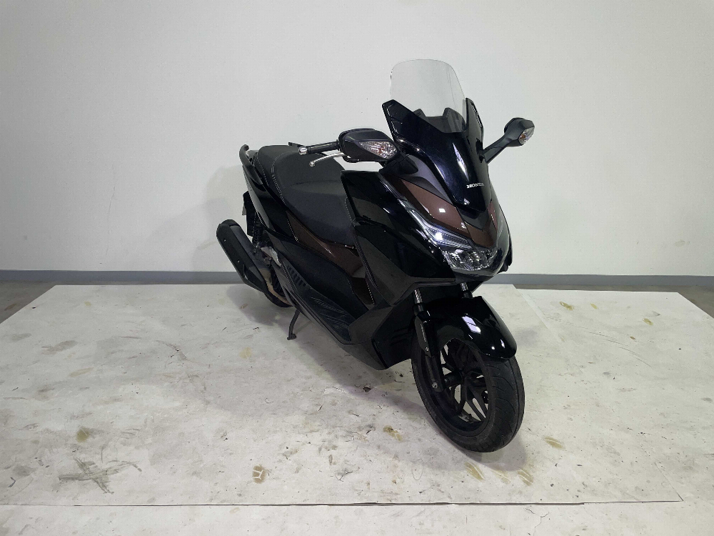 Honda NSS 125 Forza ABS 2015 vue 3/4 droite