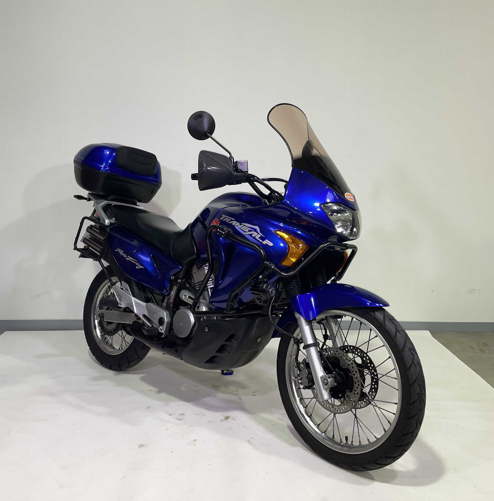 Honda XL650VTransalp 2003 vue 3/4 droite