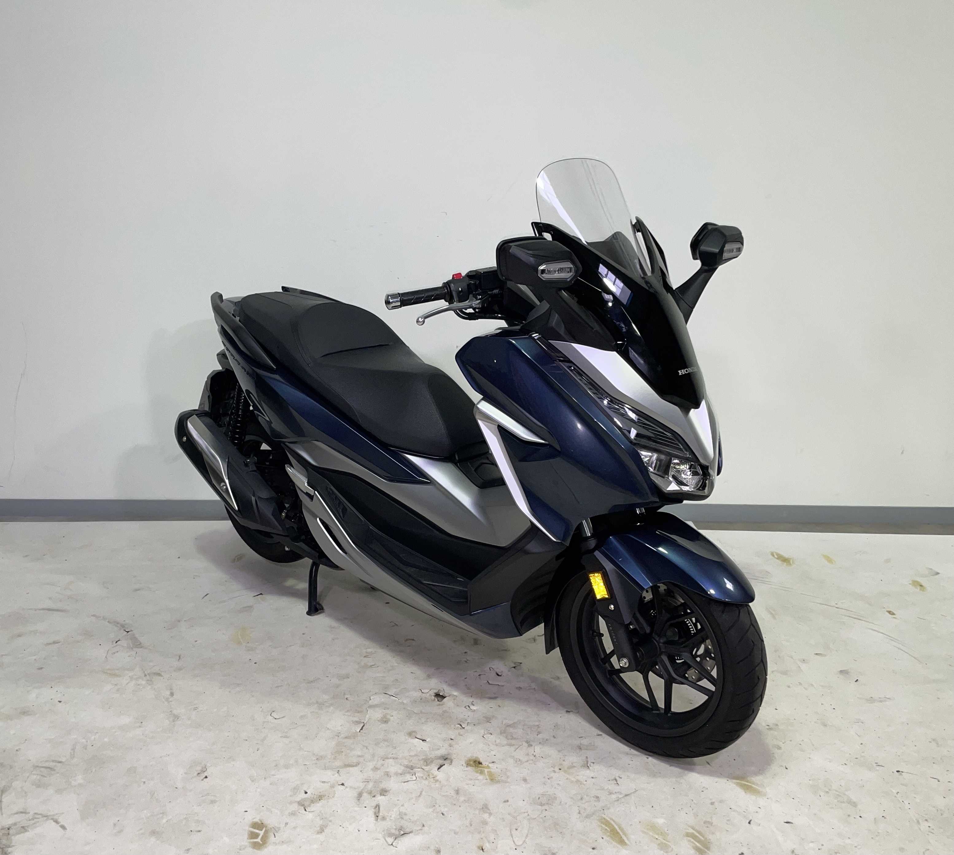 Honda NSS 300 Forza ABS 2019 HD vue 3/4 droite