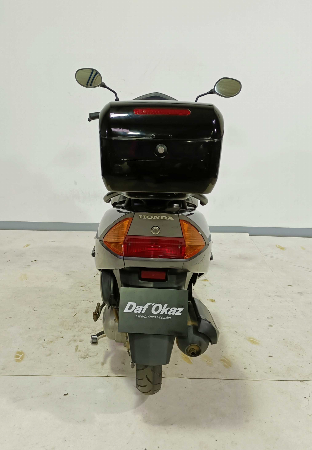 Honda NH 100 Lead 2003 vue arrière