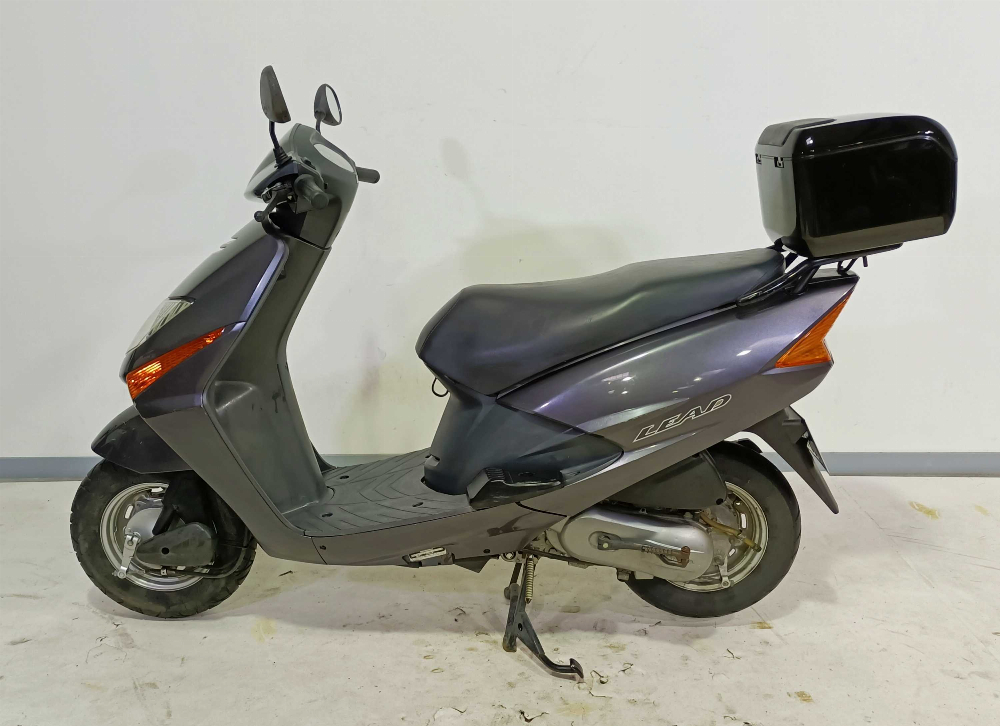 Honda NH 100 Lead 2003 vue gauche