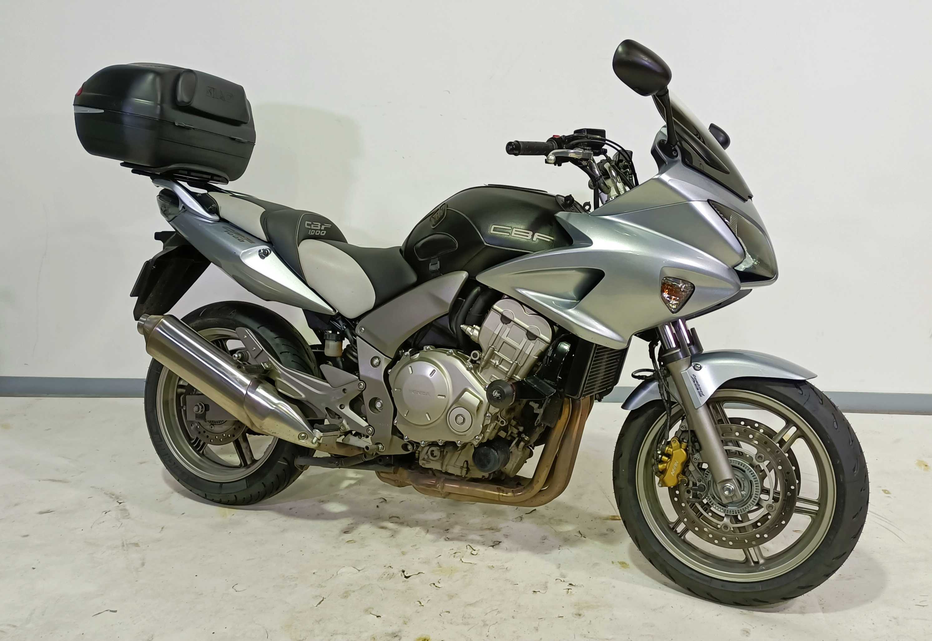 Honda CBF1000 ABS 2007 HD vue 3/4 droite