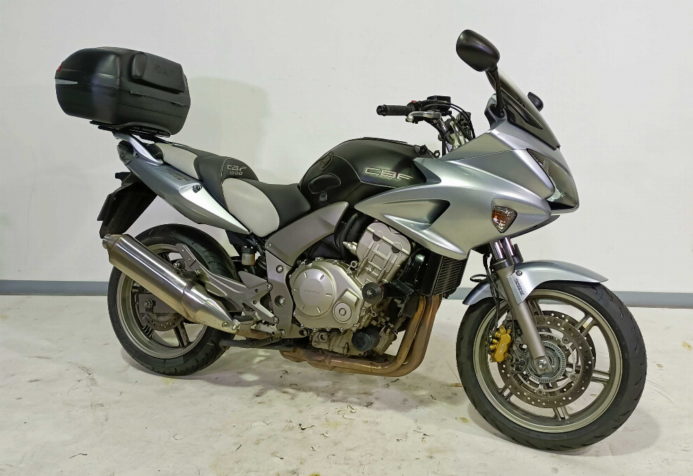 Honda CBF1000 ABS 2007 vue 3/4 droite