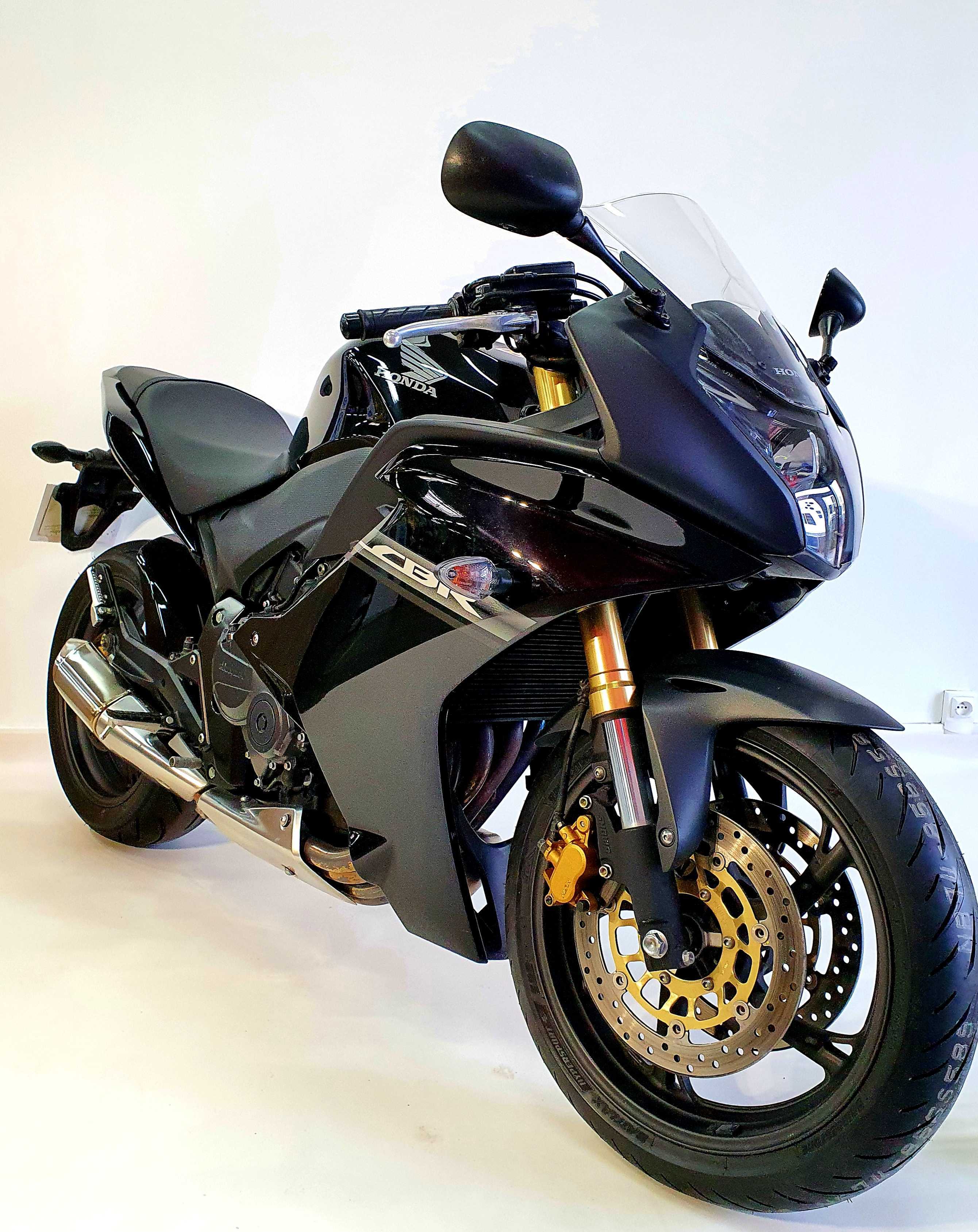 Honda CBR600F 2011 HD vue 3/4 droite