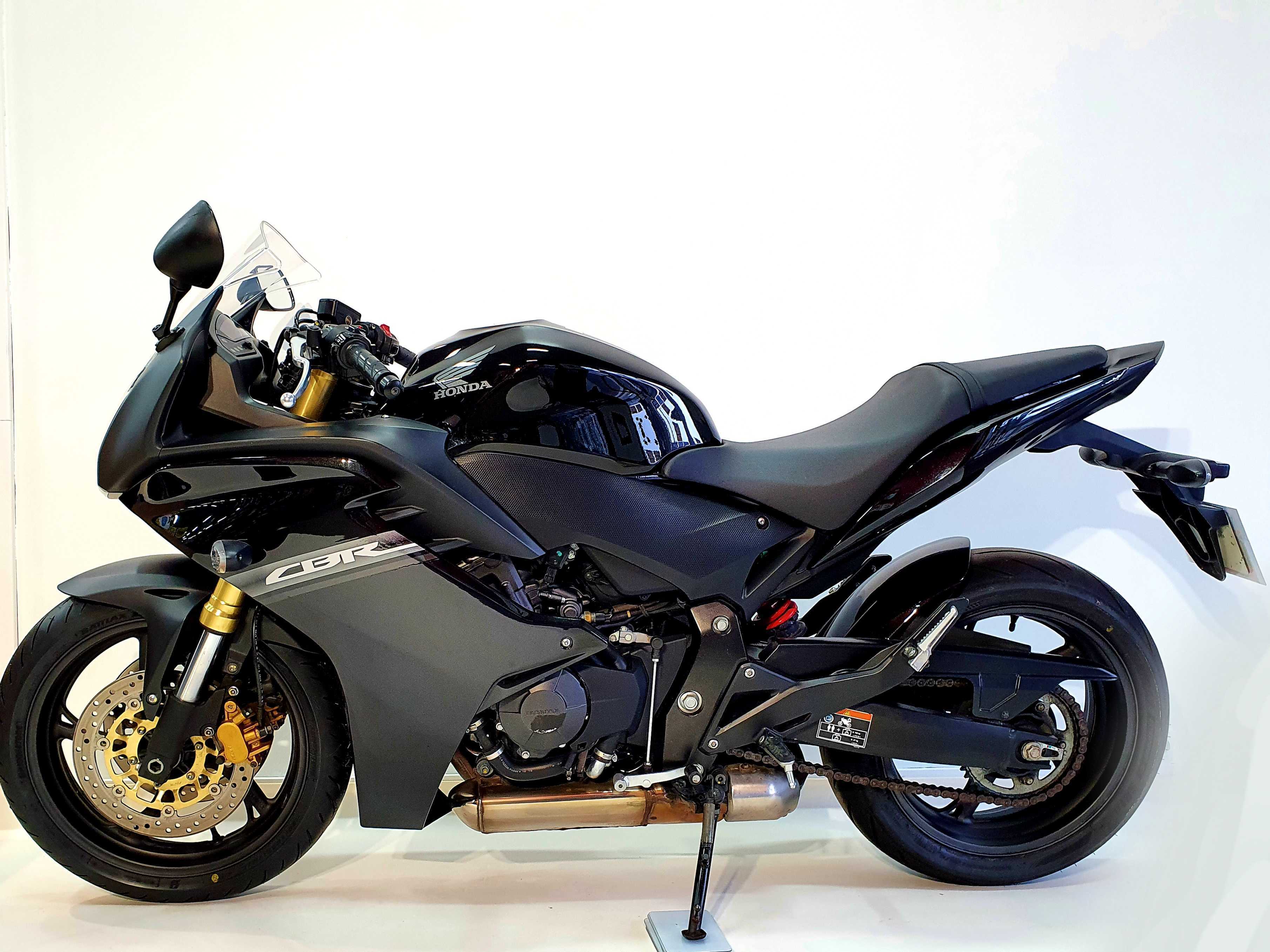 Honda CBR600F 2011 HD vue gauche